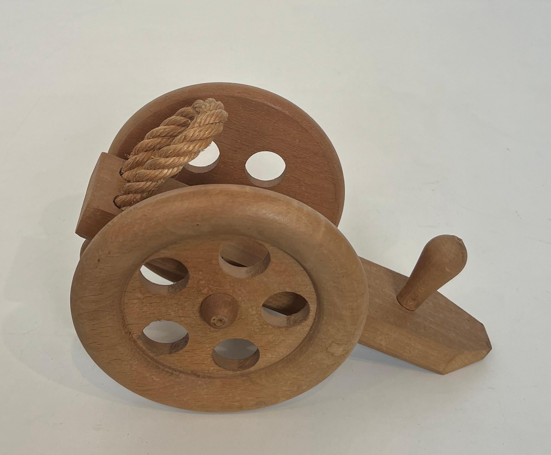 Holz- und Seilflaschenhalter mit Darstellung eines Kanonen. Französisches Werk von Audoux Minet (Moderne der Mitte des Jahrhunderts) im Angebot