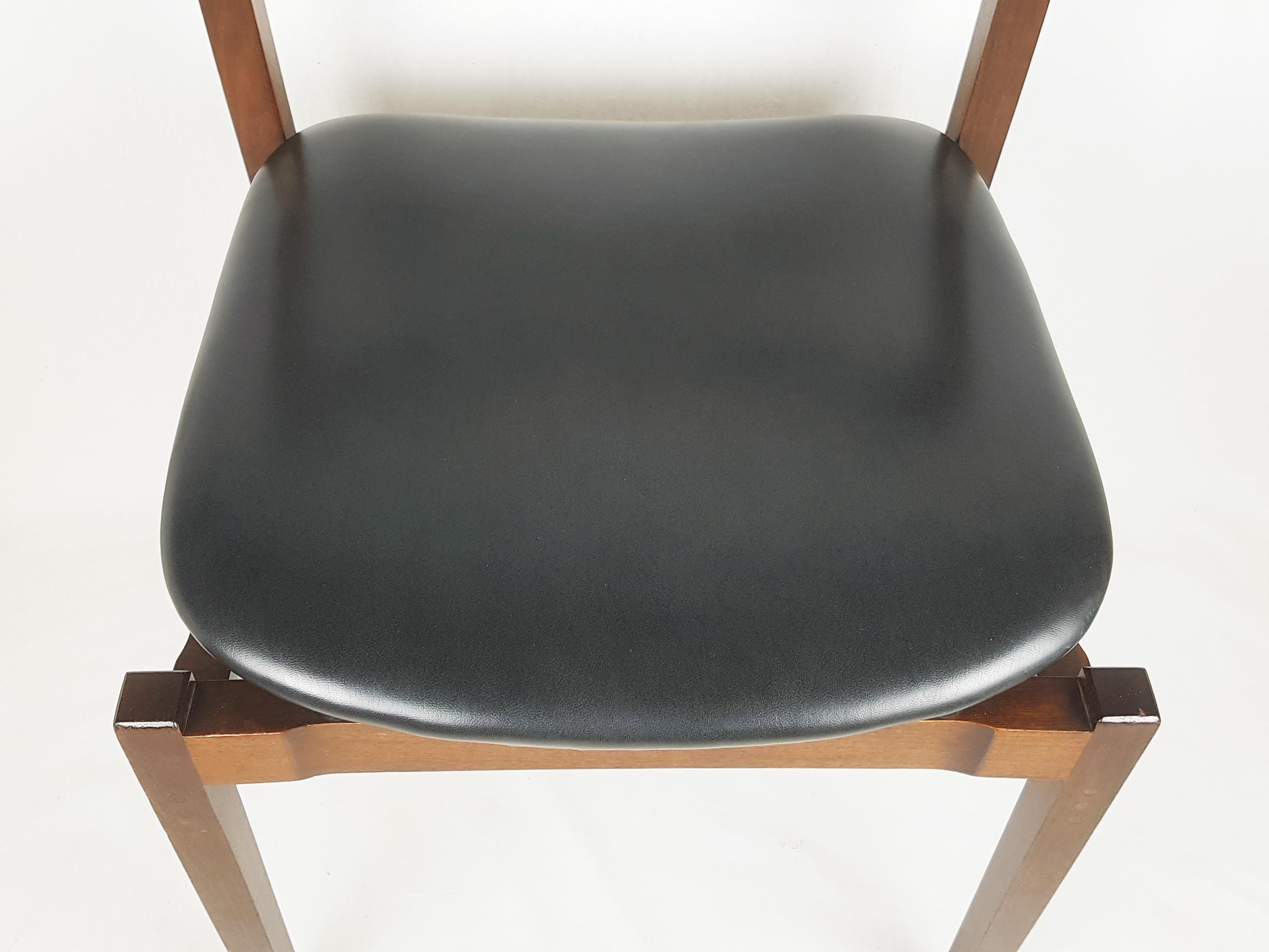 Mid-Century Modern Wood and skai, 1960s dining Chairs Model 104 by G. Frattini for Cassina For Sale