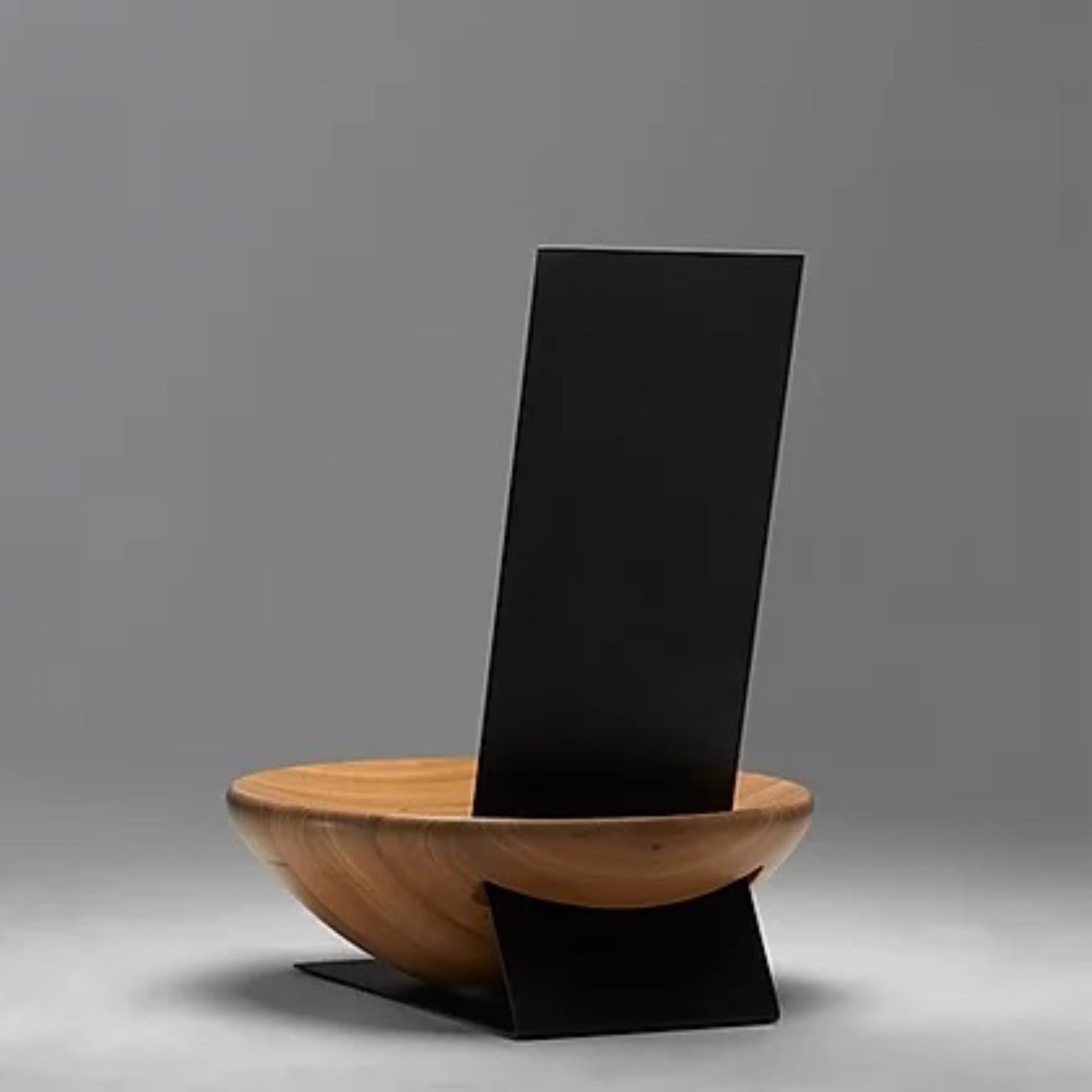 Poltrona Solo in Wood e Steele di Atelier Andre Ferri
Dimensioni: D 63,5 x H 69 cm. 
Materiali: Wood, Steele.  


ANDRÉ FERRI
André Ferri è di Belo Horizonte, nato nel 1990, laureato in Architettura e Urbanistica con una specializzazione in