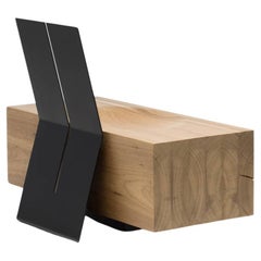 Poltrona Tora en bois et acier par l'Atelier Andre Ferri
