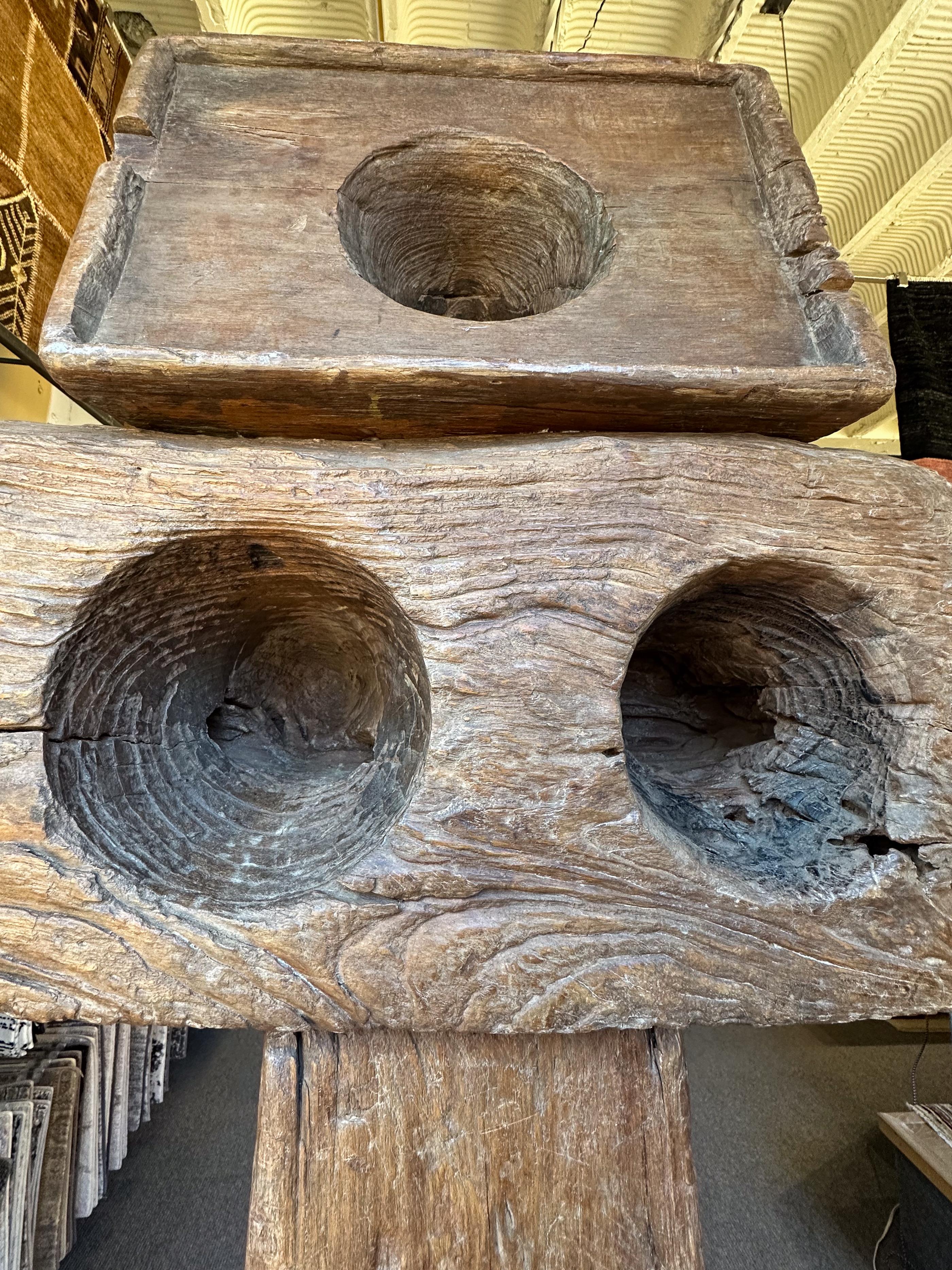 Rustico Totem in legno e acciaio in vendita