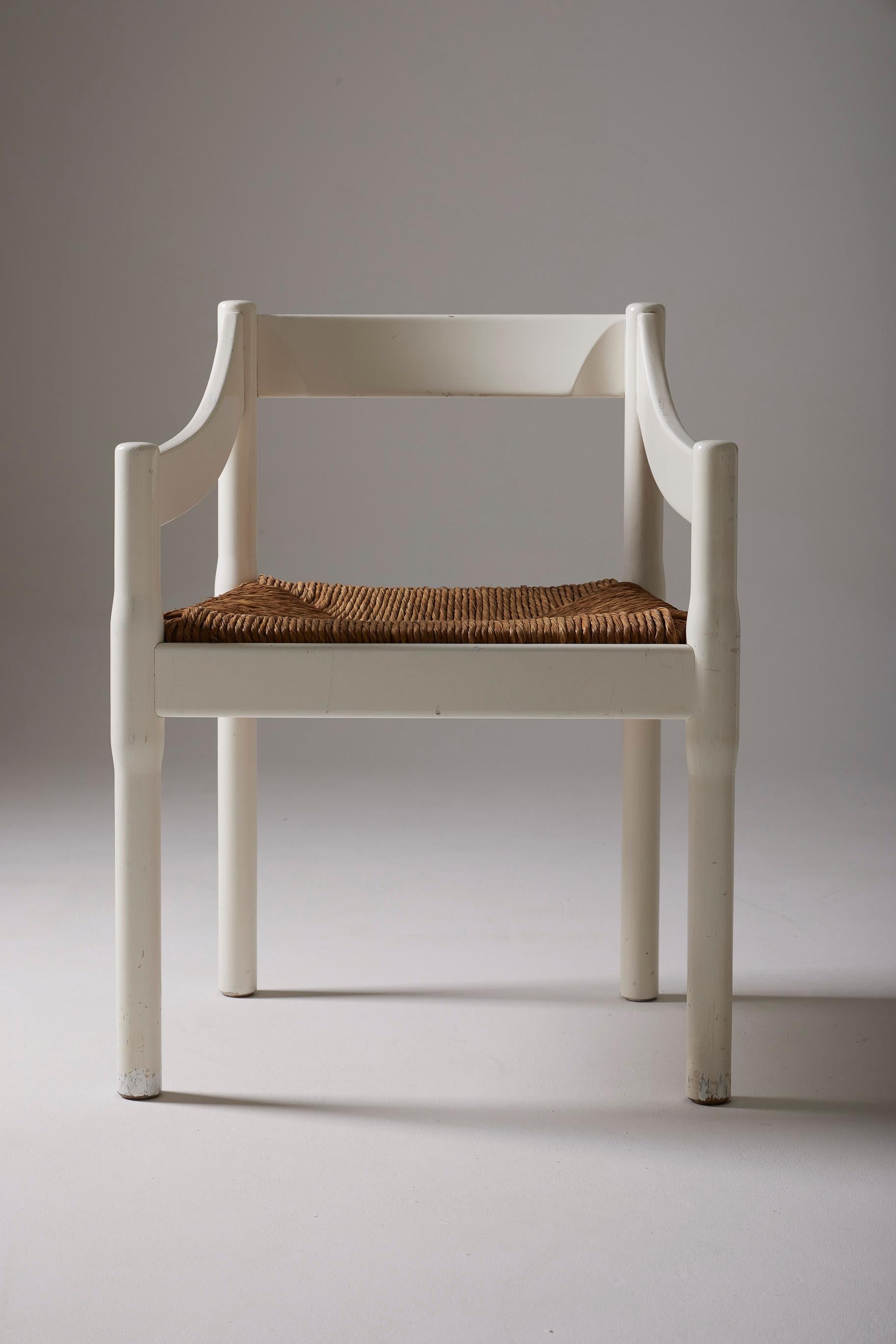 Silla de madera y paja de Vico Magistretti en Bueno Estado en PARIS, FR