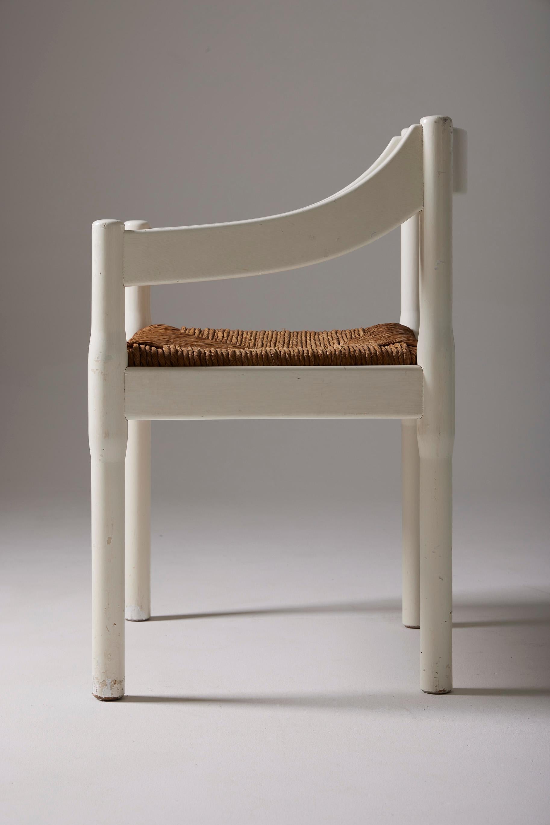 20ième siècle  Chaise en bois et paille de Vico Magistretti en vente