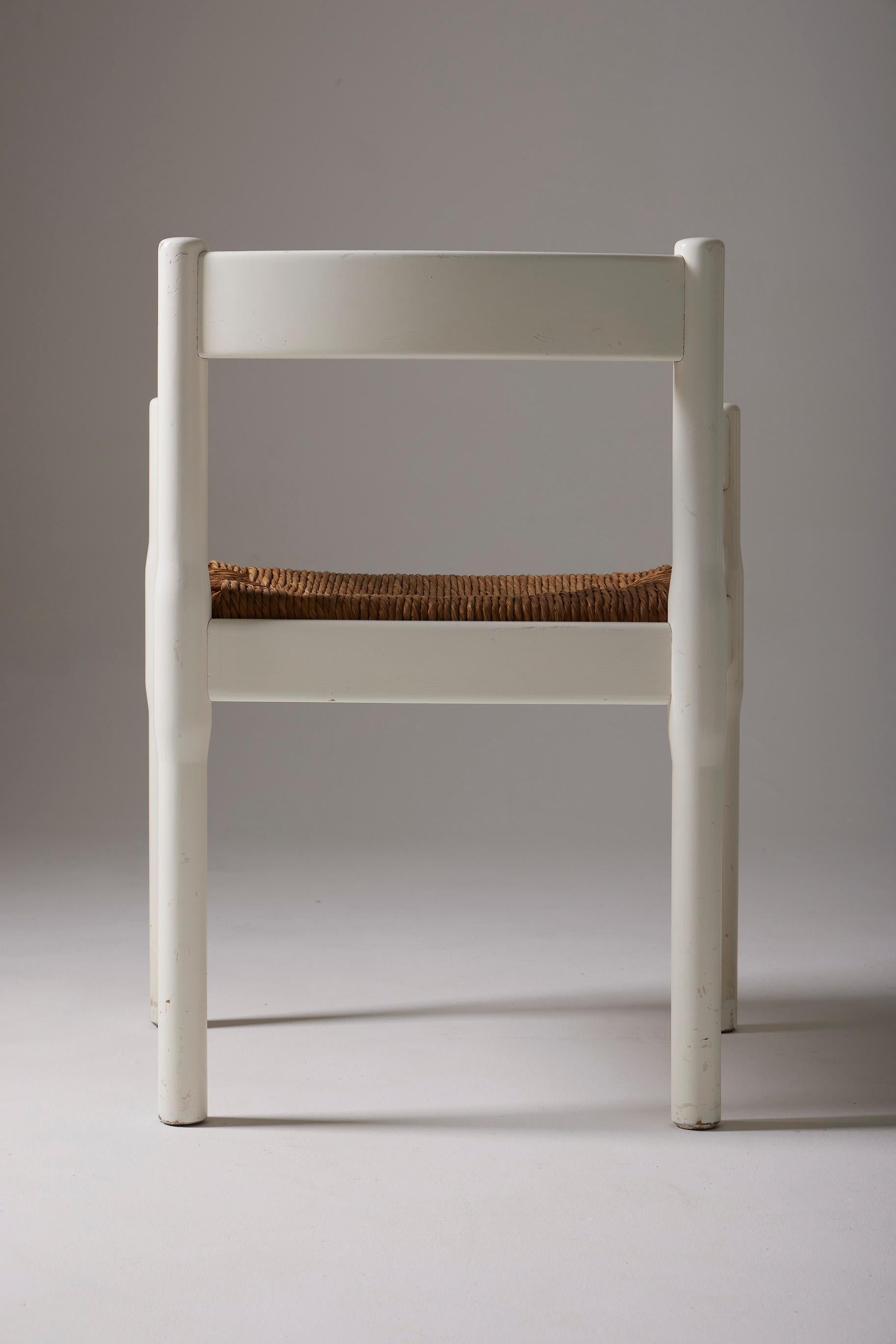  Wood and straw chair by Vico Magistretti For Sale 2