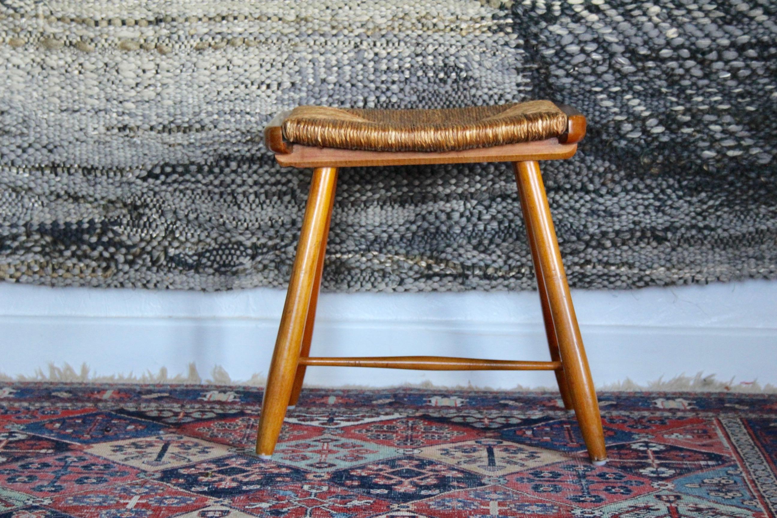 Wood and straw stool 