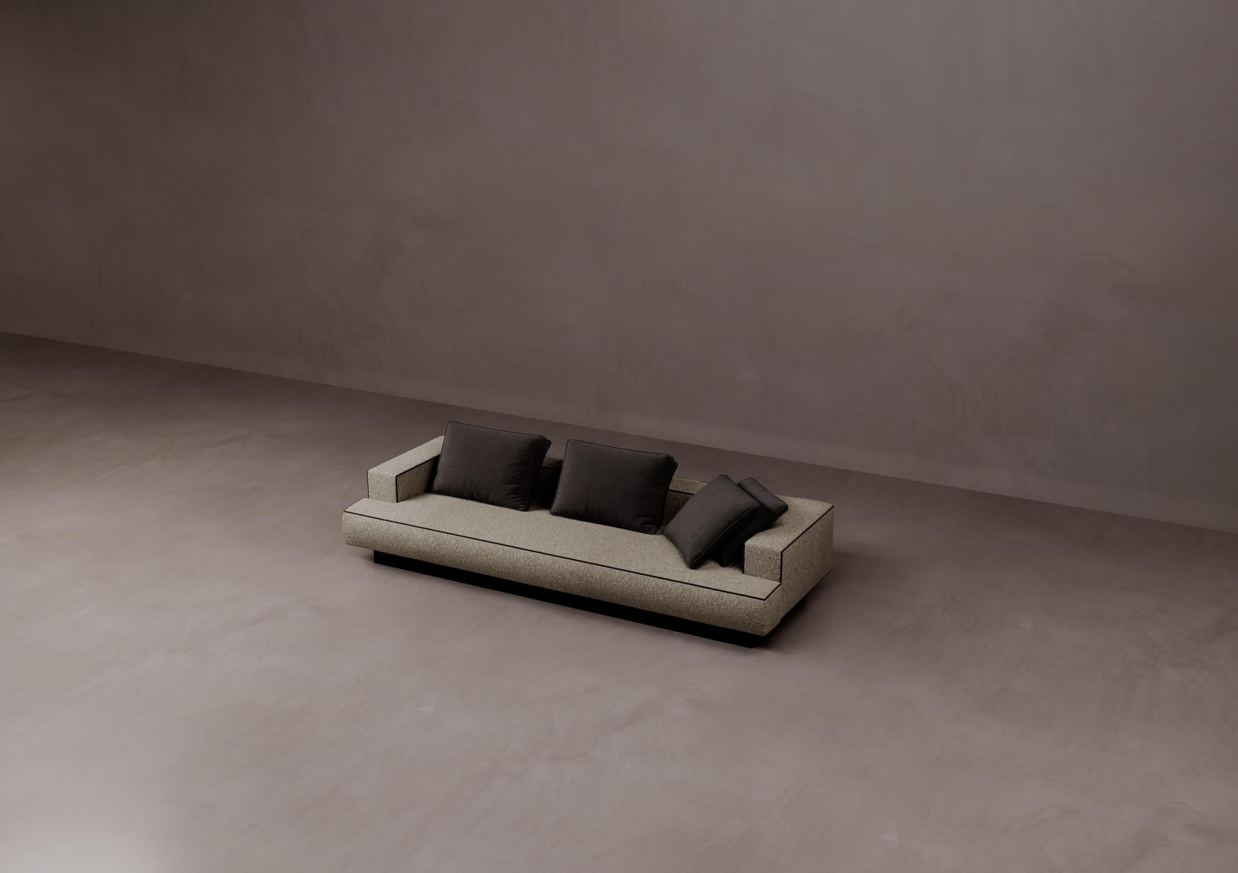 Meganta Sofa aus Holz und mit Polsterung von Dainelli Studio Atelier A (Postmoderne) im Angebot