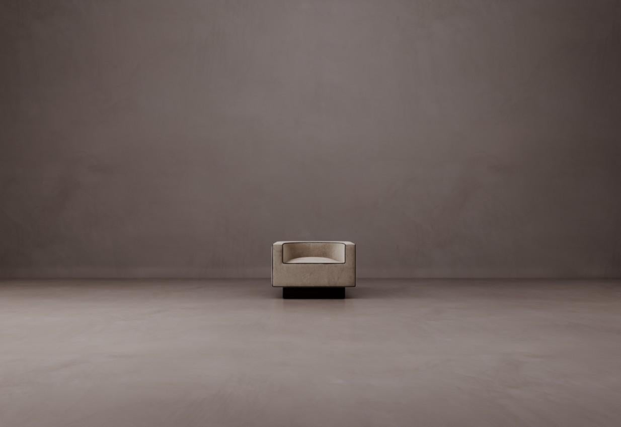 Pantheon-Sessel aus Holz und Polsterung von Dainelli Studio Atelier A
Abmessungen: B 90 x T 90 x H 55 cm
MATERIALIEN: Holz, Polstermöbel. 

Sessel und Hocker mit einer Struktur aus Massivholz und gebogenem Sperrholz, gepolstert. Der Sockel besteht