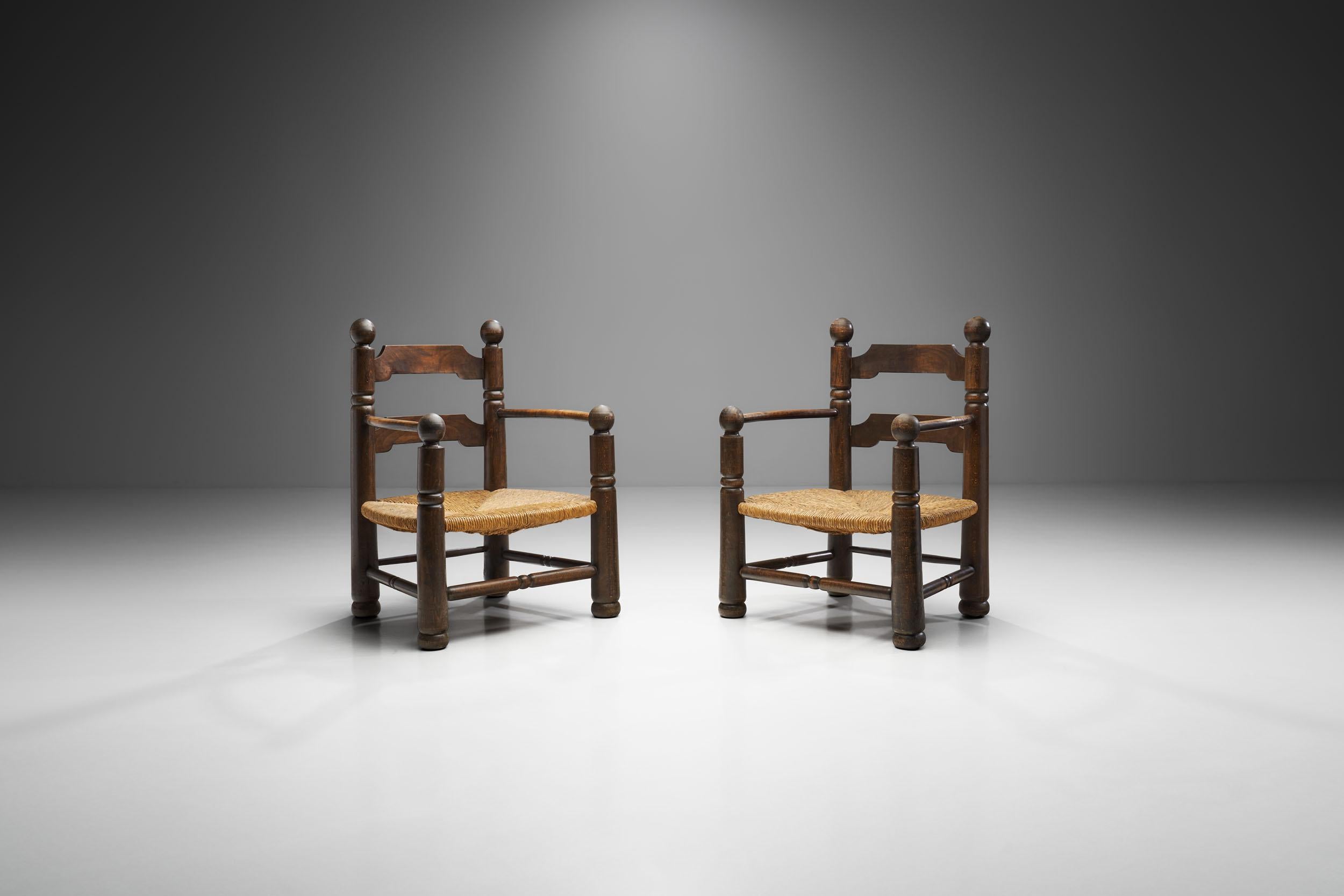 Turned chairs — sometimes called thrown chairs or spindle chairs — represent a style of Elizabethan or Jacobean turned furniture that had a vogue in late 16th and early 17th century England, New England and Holland. The technique was carried on to