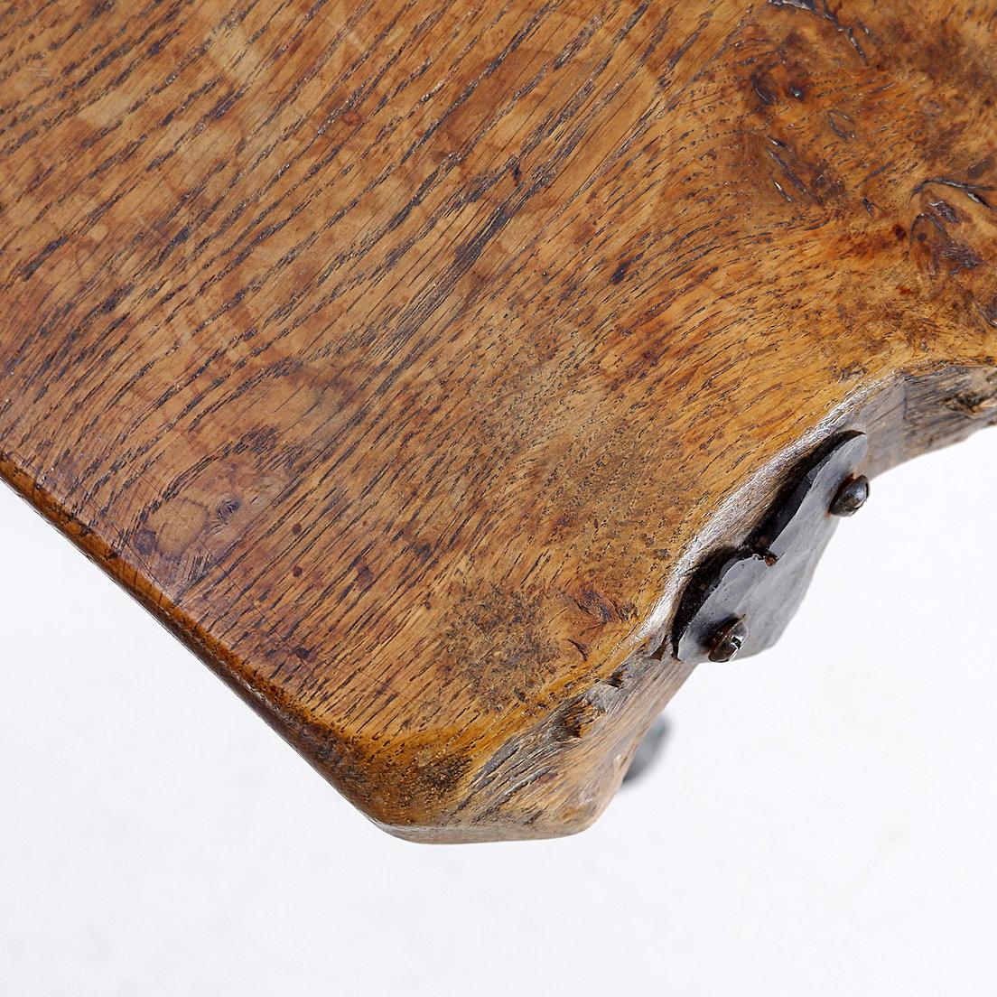 Dreibeiniger Beistelltisch aus Holz und Schmiedeeisen - 1960er Jahre im Zustand „Gut“ im Angebot in Linkebeek, BE