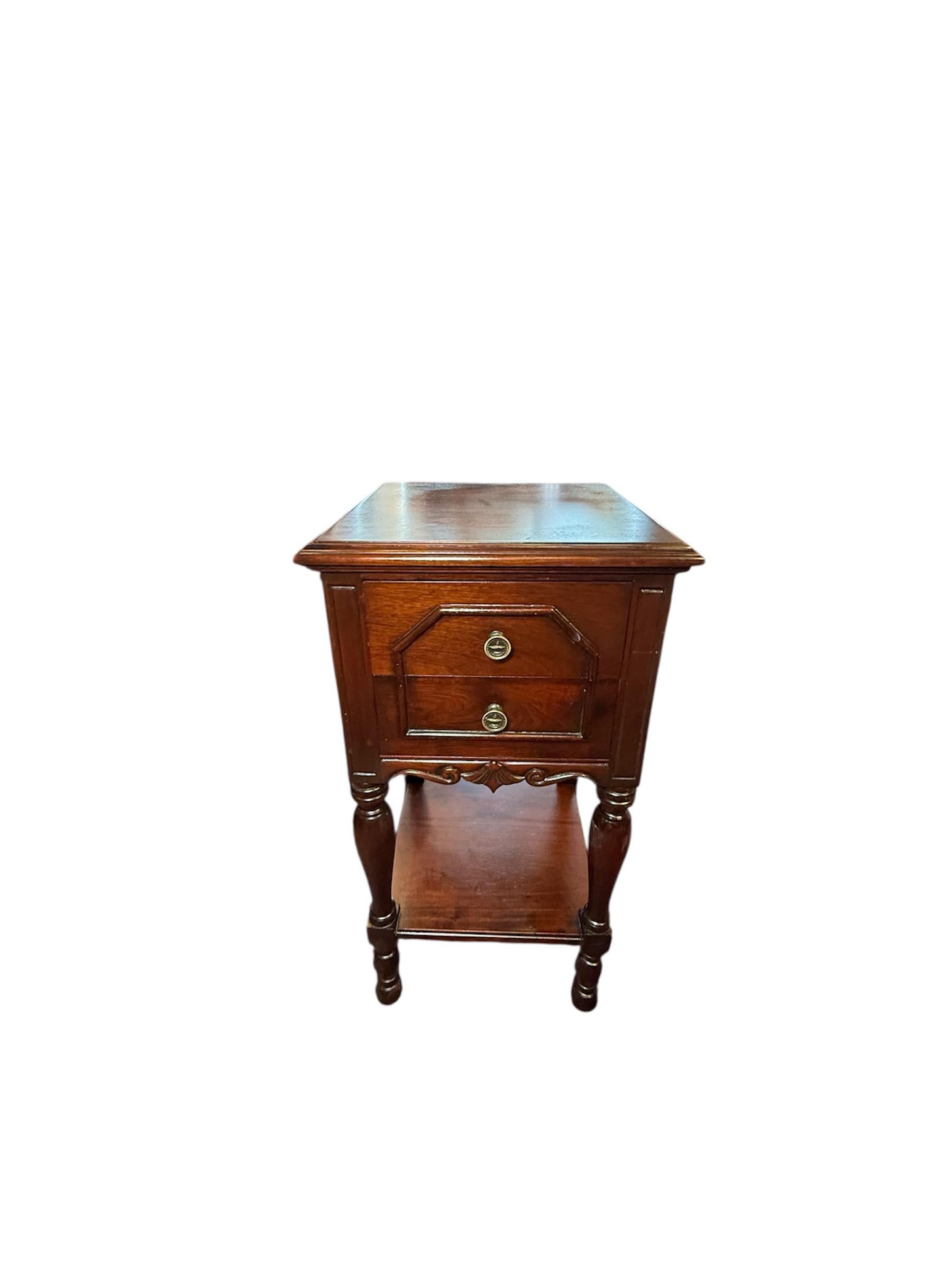 American Colonial Style Wood Bedside/Nightstand Table For Sale 4