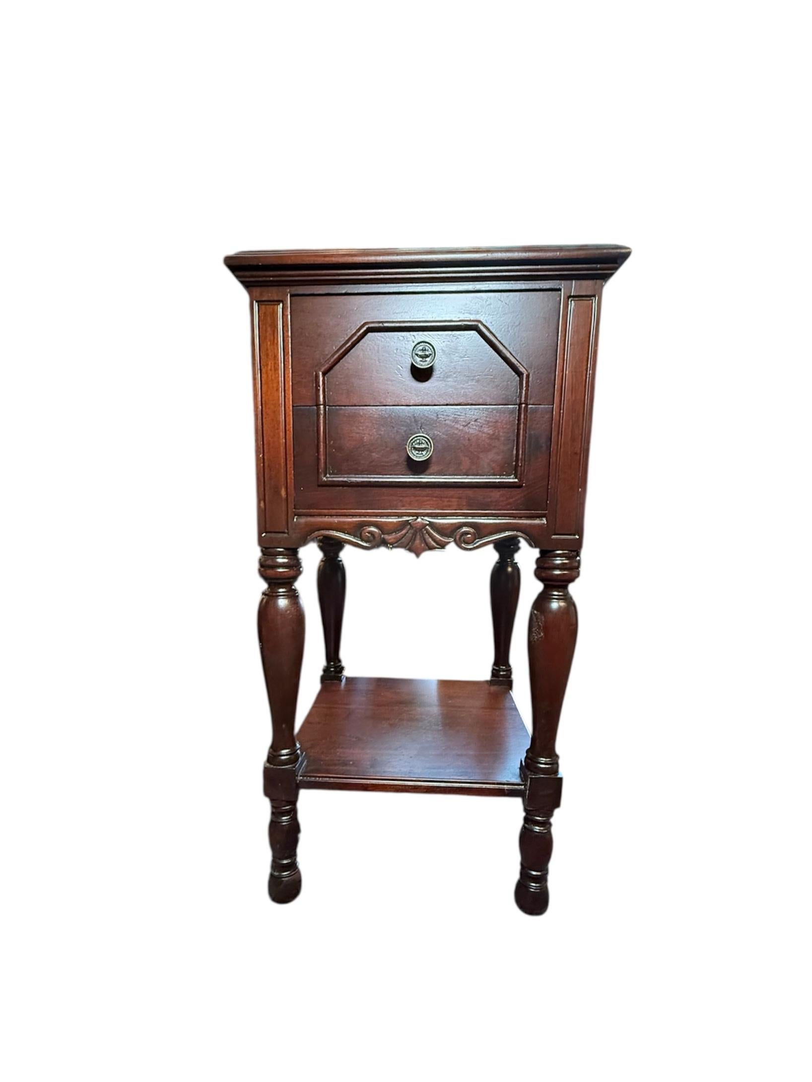 American Colonial Style Wood Bedside/Nightstand Table For Sale 3