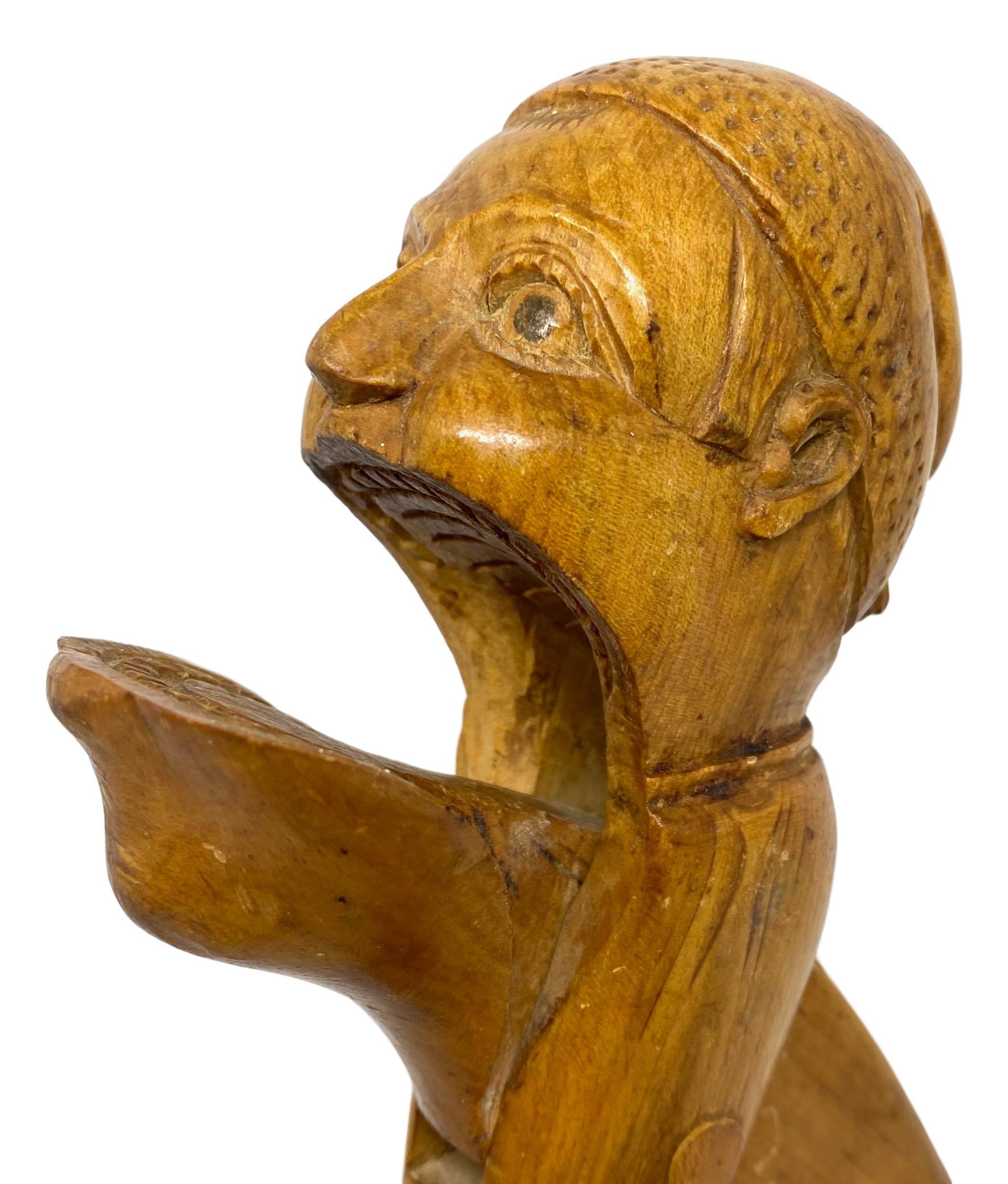 Wood Black Forest Brienz Carved Figural Gnome Nutcracker German Antique, 1900s In Good Condition For Sale In Nuernberg, DE