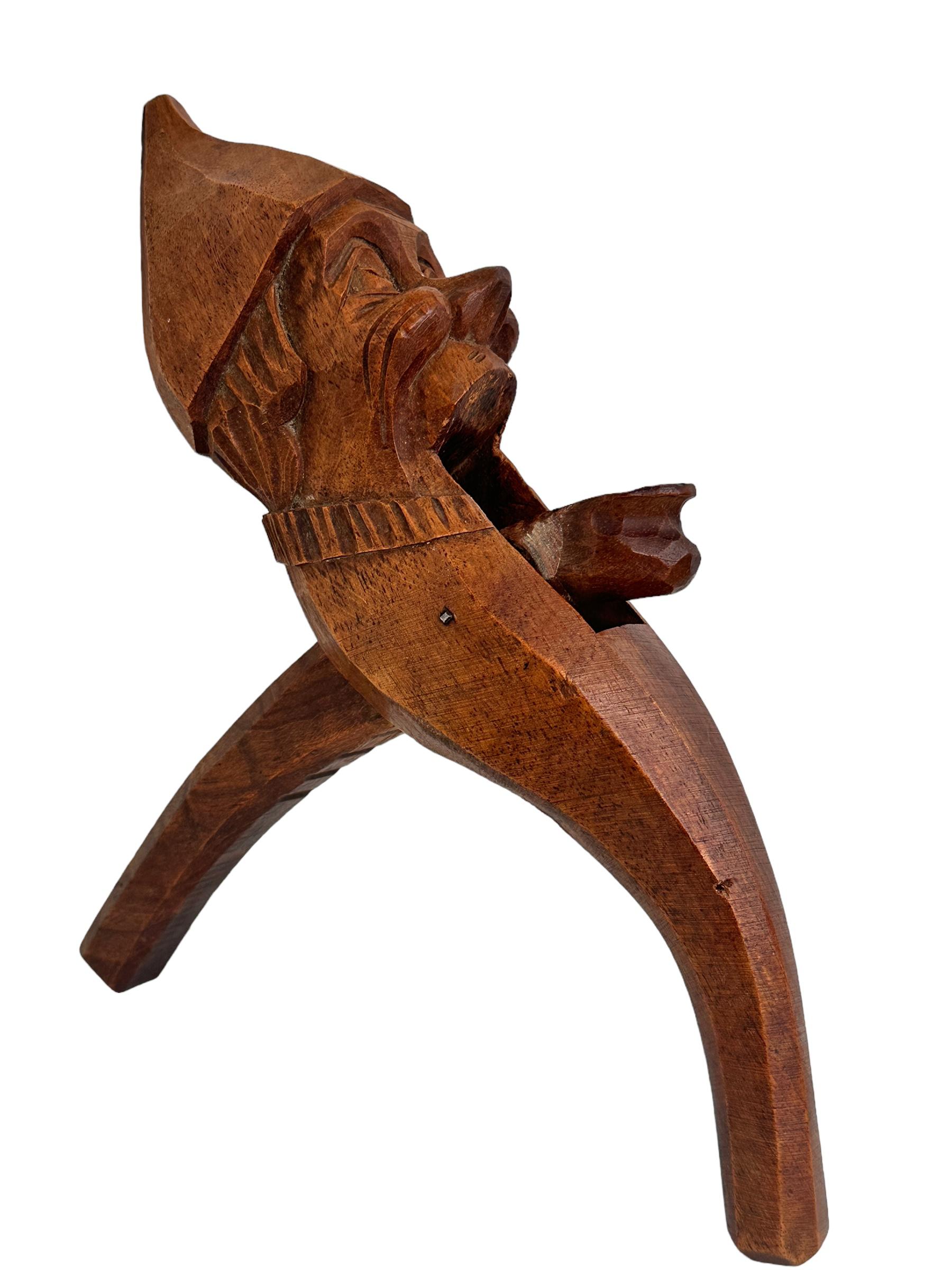 Wood Black Forest Brienz geschnitzt Figural Gnome Nussknacker Deutsch Antike, 1930s im Angebot 1