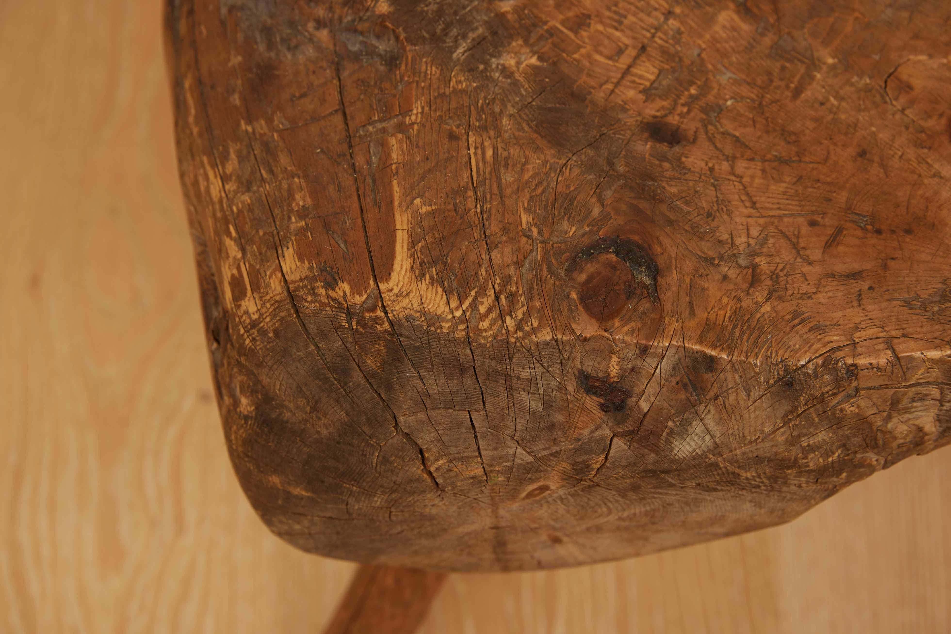 Holzblockhocker aus Norwegen, 18. Jahrhundert im Angebot 3