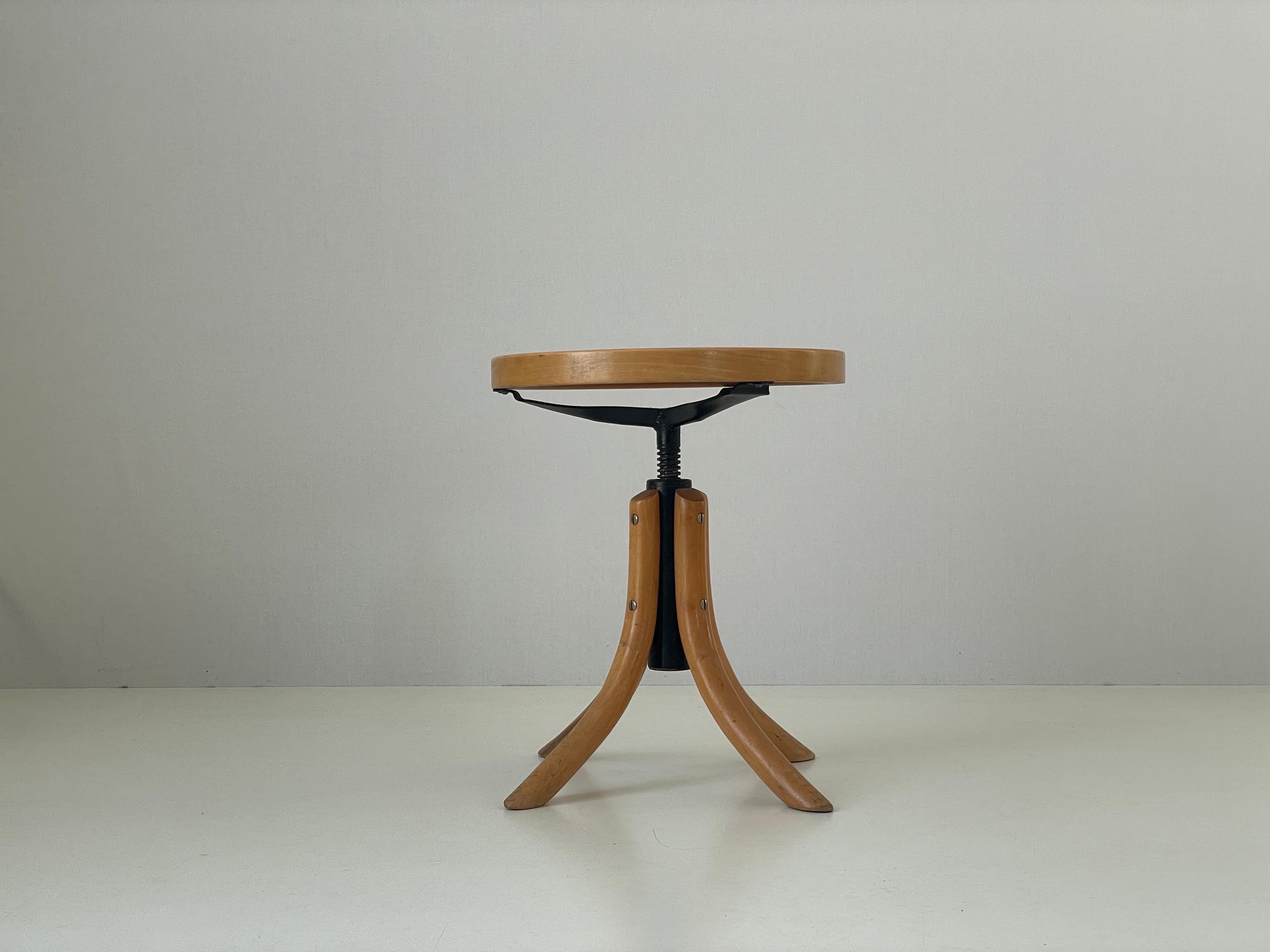Wood Body Industrial Adjustable Stool, 1950s, Germany

Measurements :

Height : 45 cm
Diameter : 37 cm

Please do not hesitate to ask us if you have any questions.