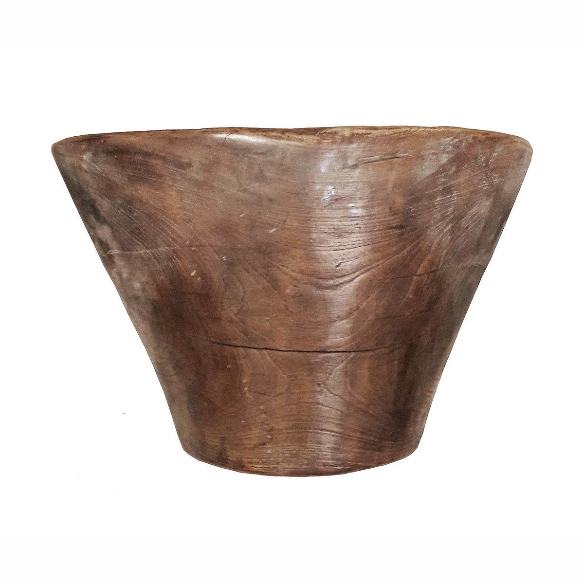 Indonésien Bol / jardinière d'Indonésie, sculpté à la main, milieu du 20e siècle en vente