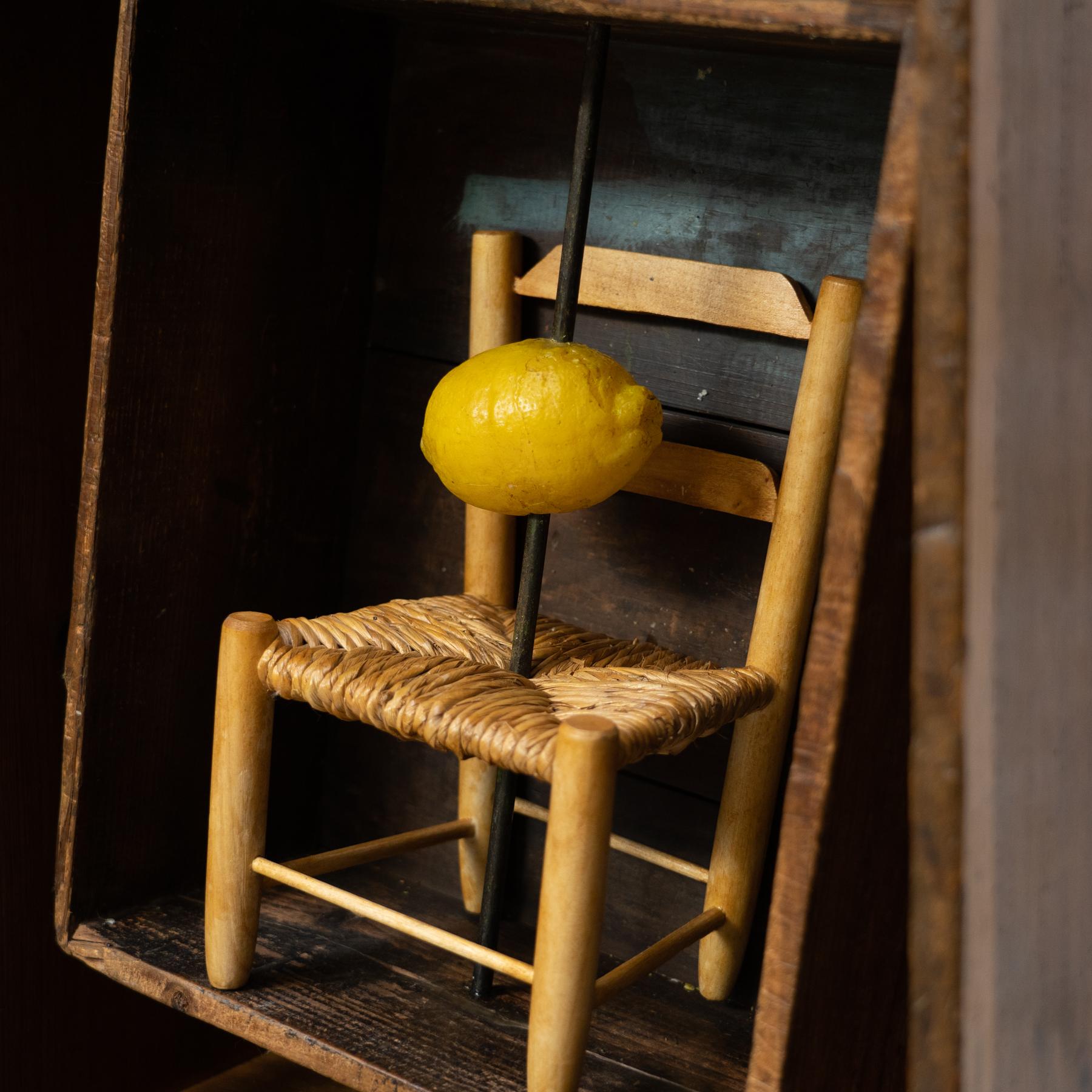 Holzkastenskulptur Eix de rotació von Vicens Orsolà, 1984 im Zustand „Gut“ im Angebot in Barcelona, ES