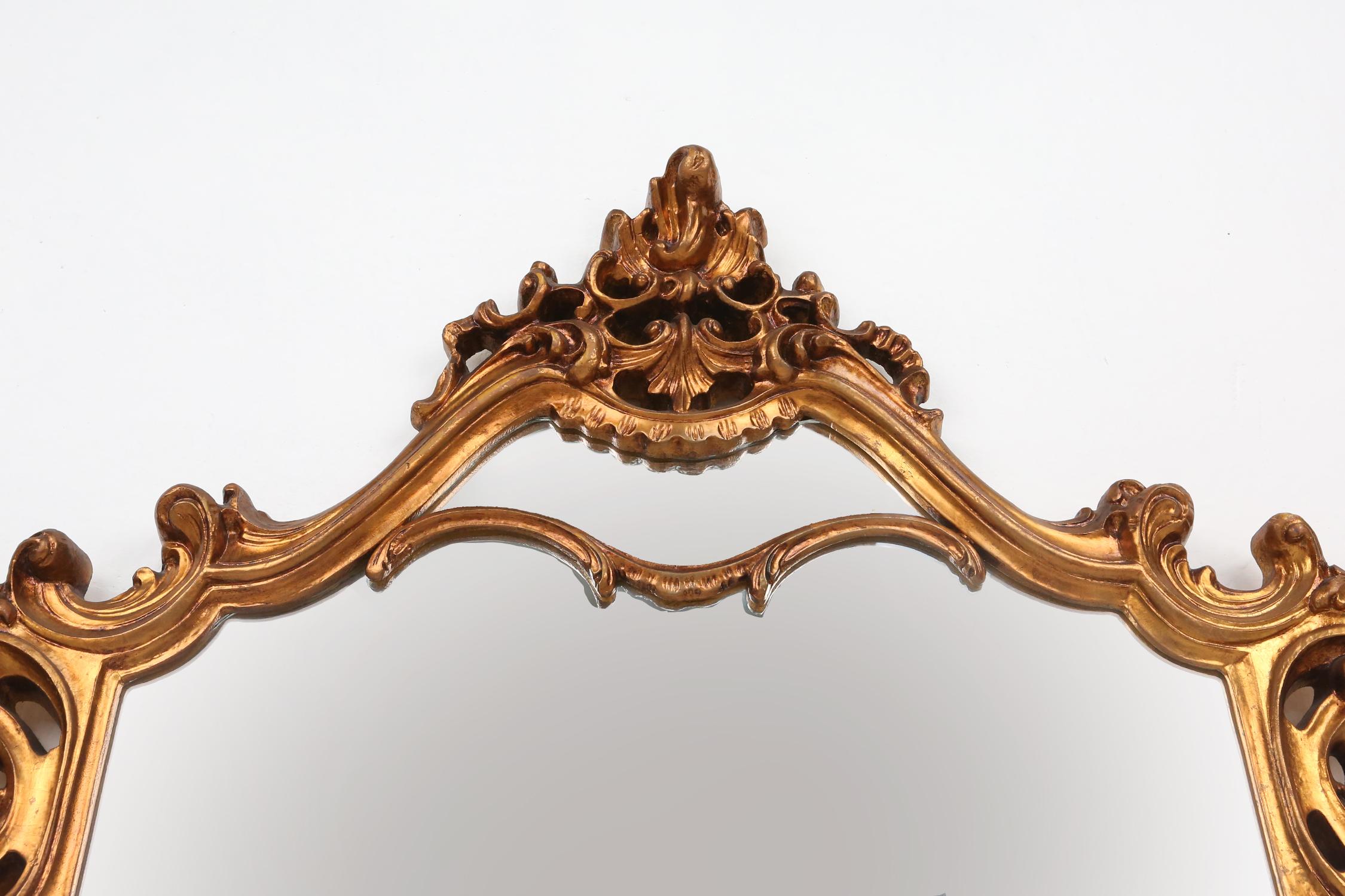 Français Miroir console de style Louis XV du 20e siècle sculpté en bois, France en vente