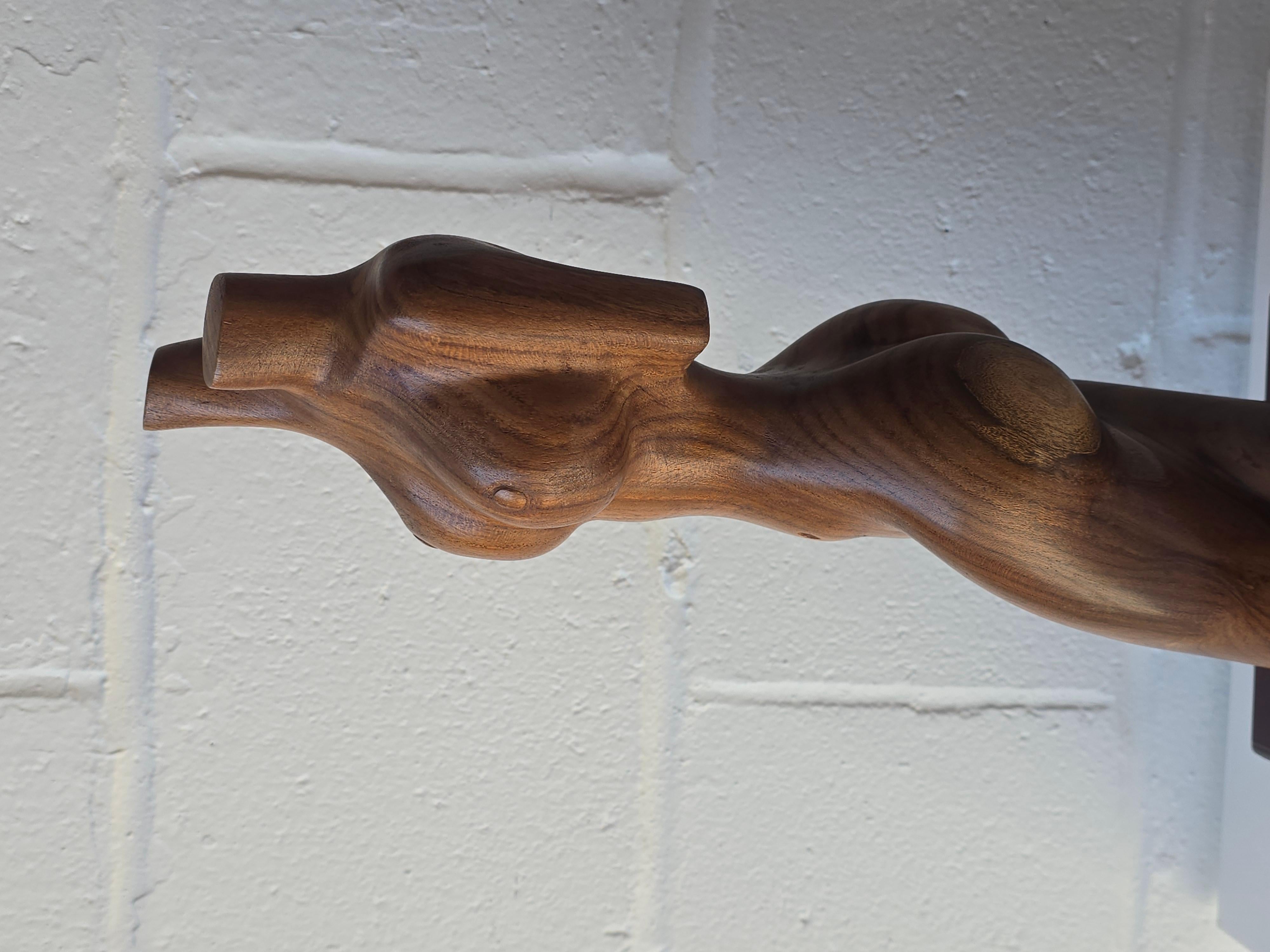 Sculpture féminine en bois sculpté en vente 4
