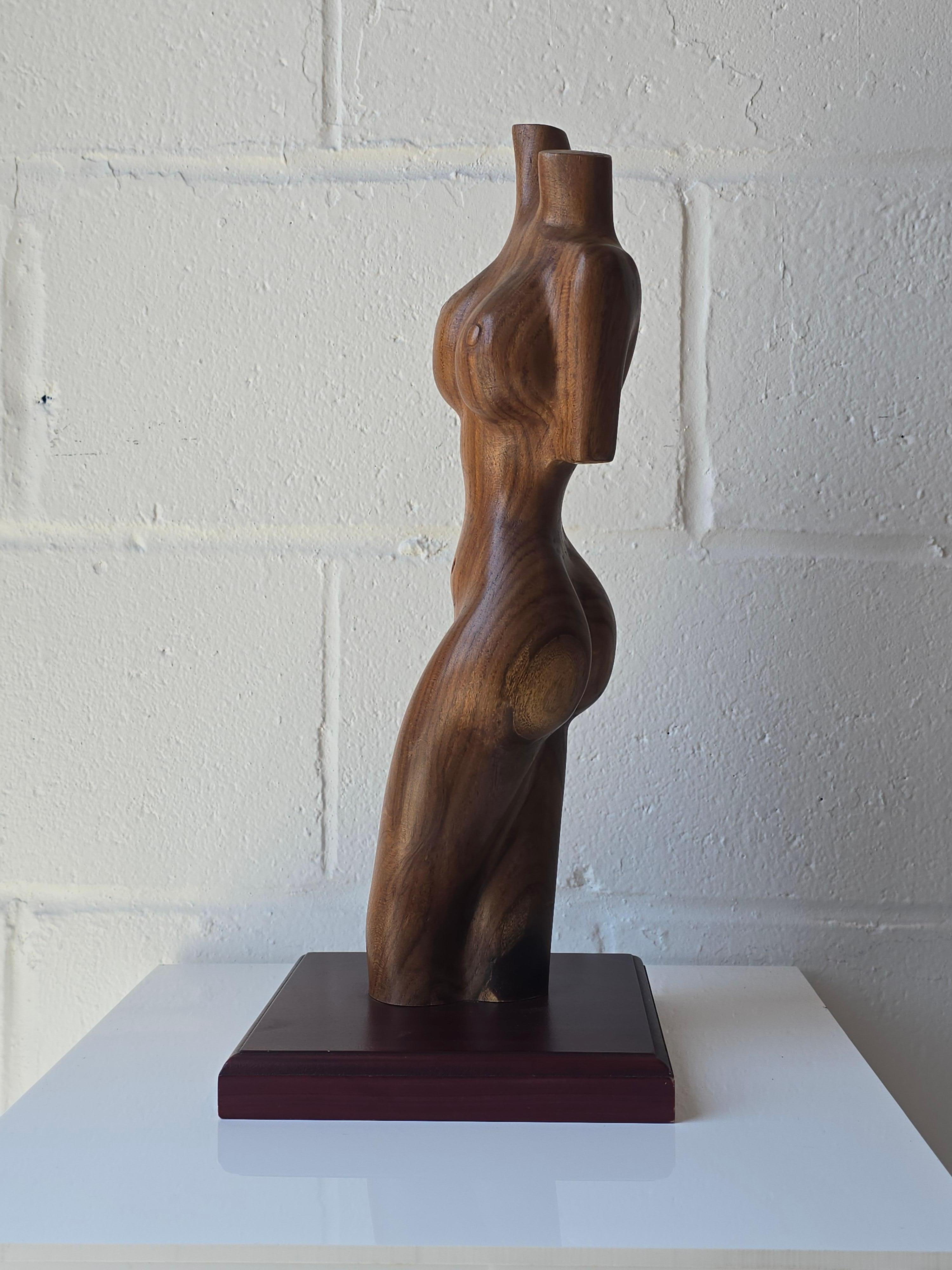 Altro Scultura di figura femminile scolpita in Wood in vendita