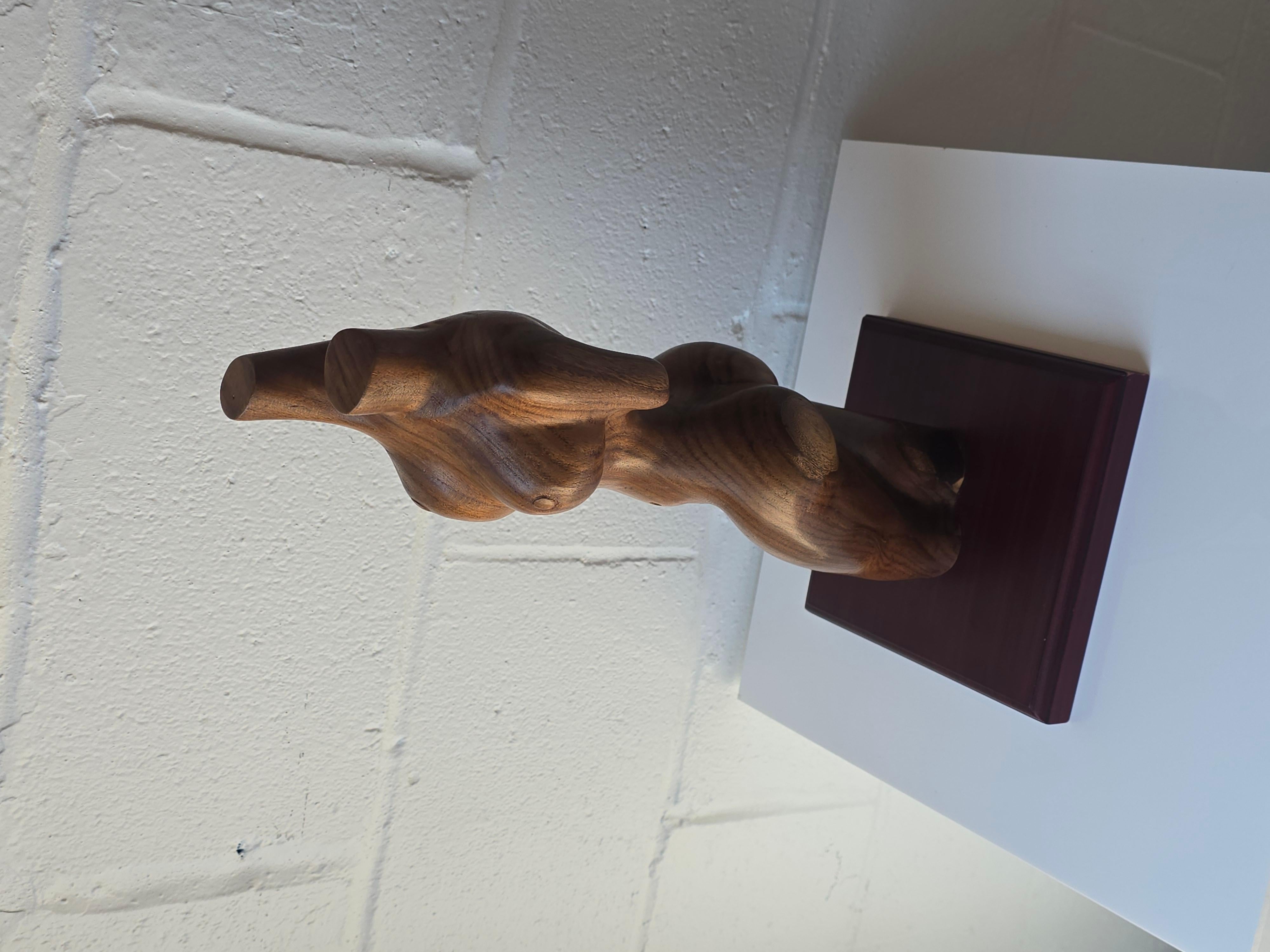 Sculpture féminine en bois sculpté Bon état - En vente à Toronto, ON