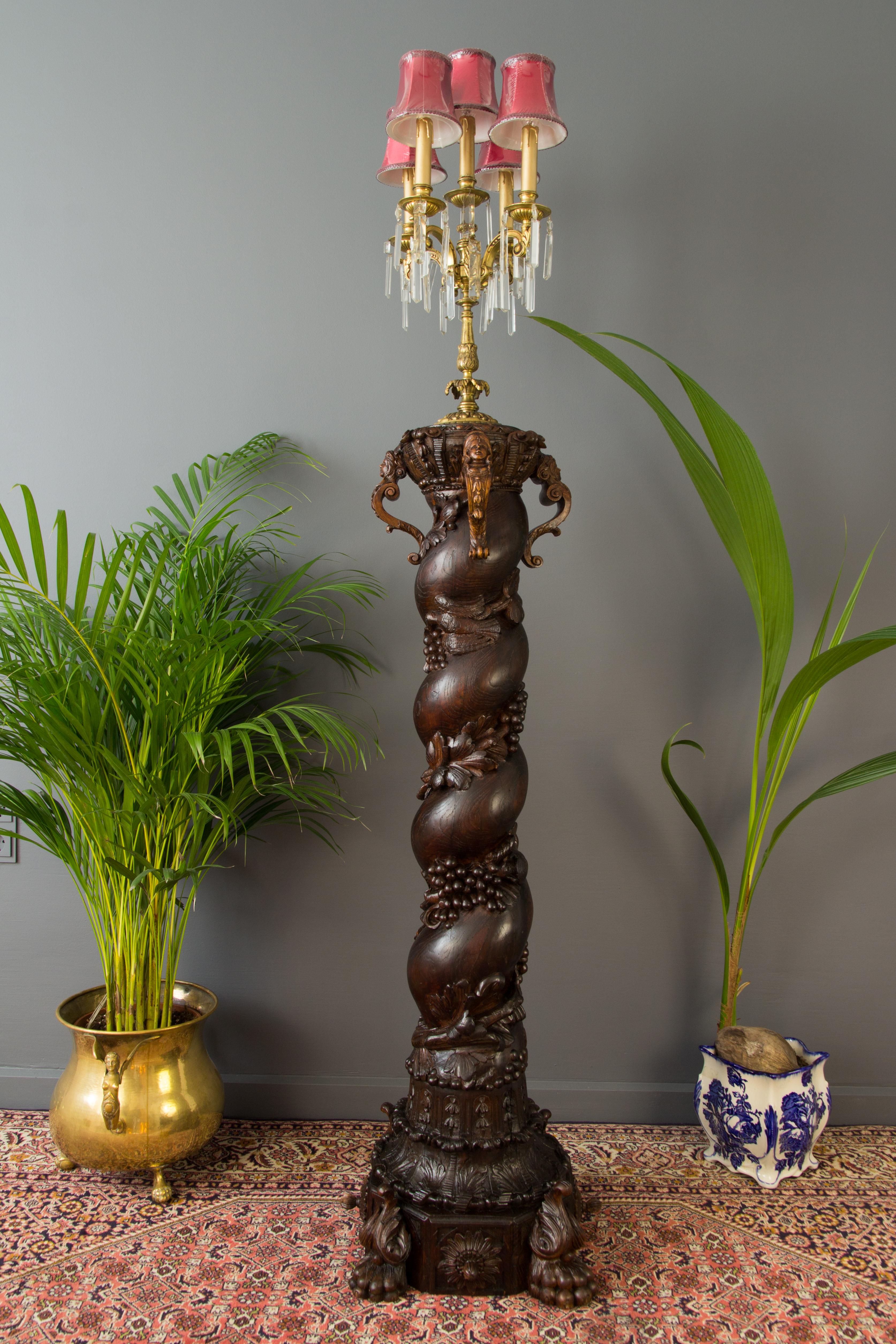 Early 20th Century French Baroque Hand-Carved Oakwood Solomonic Column For Sale 7