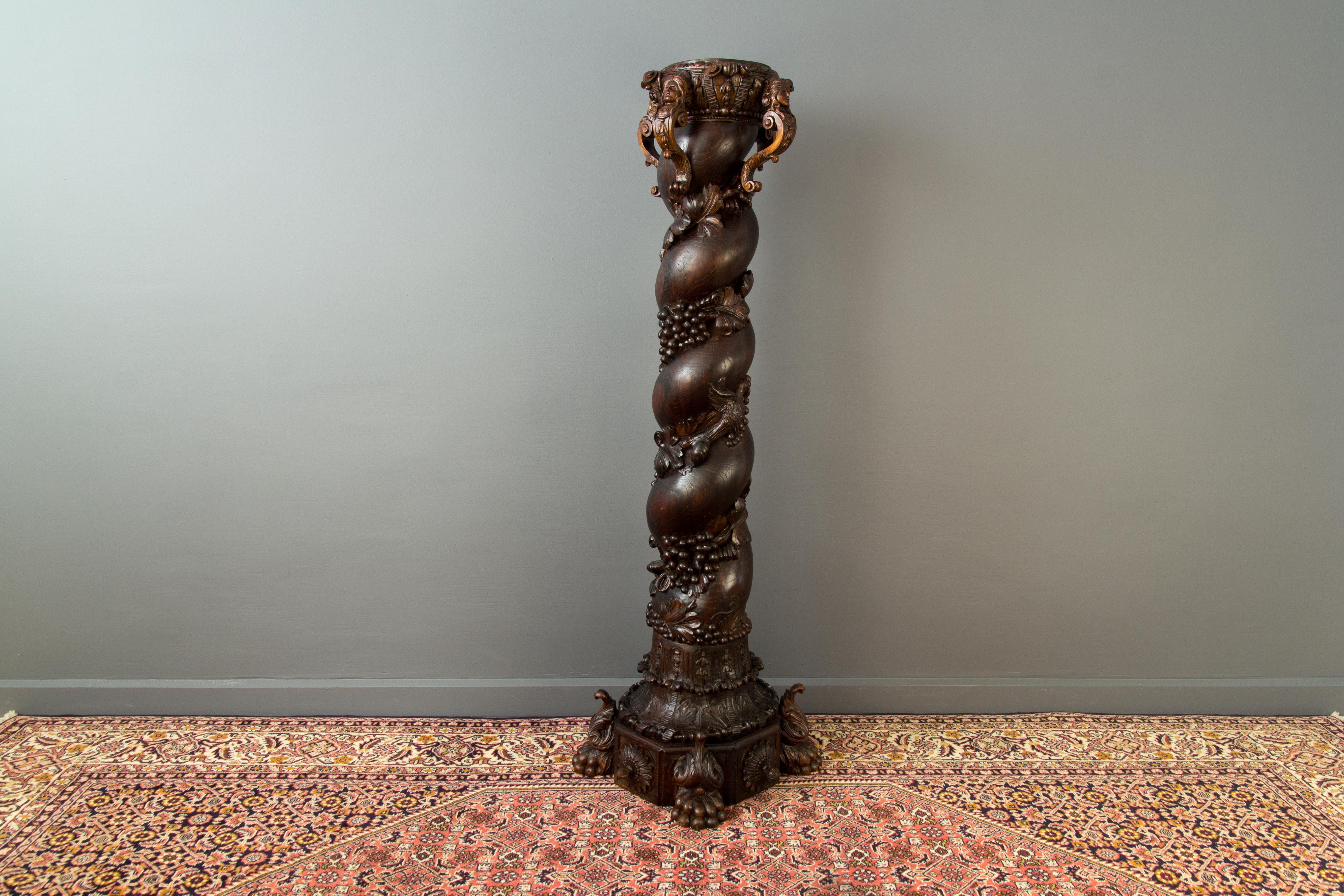 Colonne Solomon en bois de chêne sculpté à la main, baroque français du début du 20e siècle en vente 10