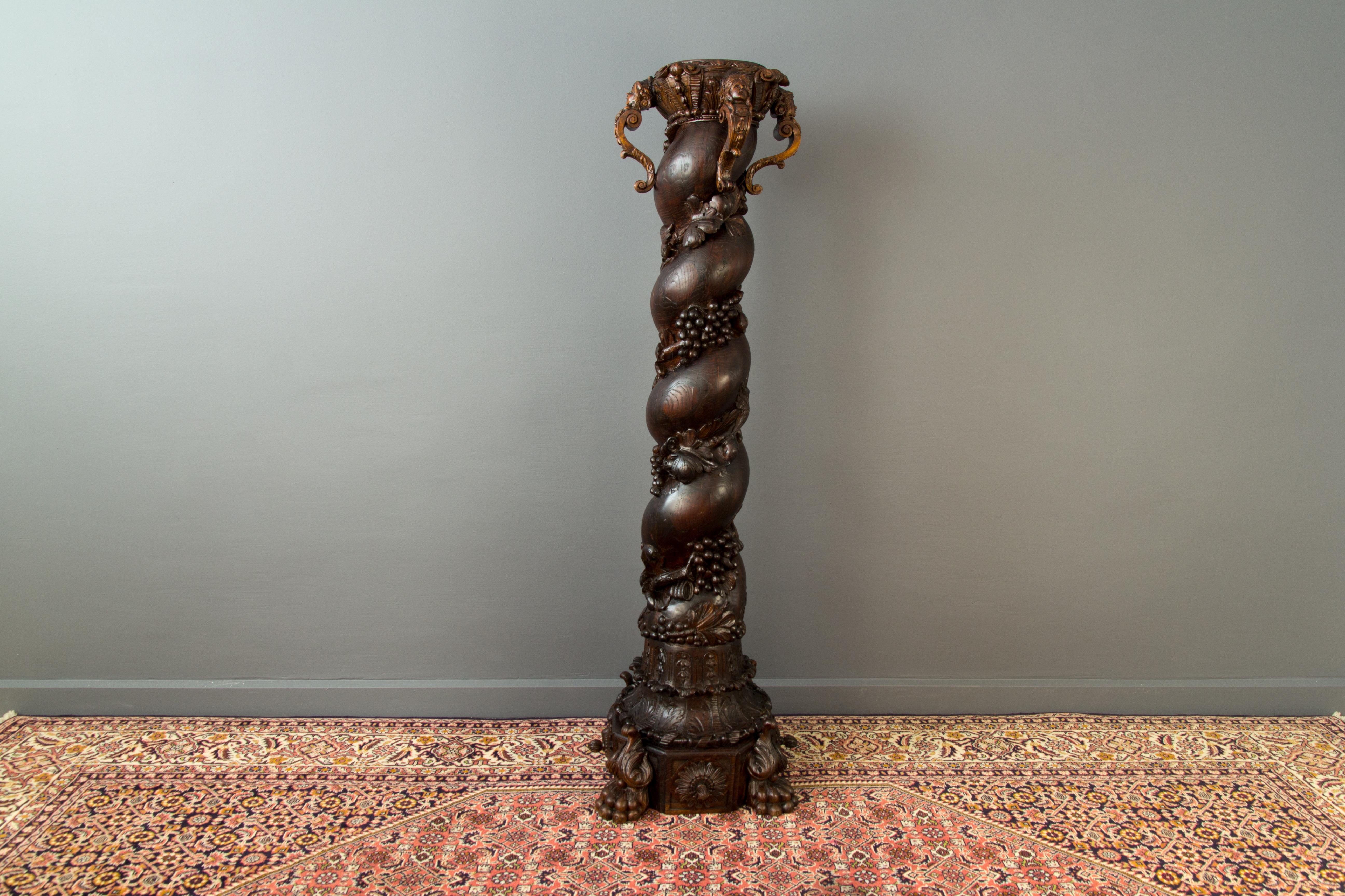Colonne Solomon en bois de chêne sculpté à la main, baroque français du début du 20e siècle en vente 11