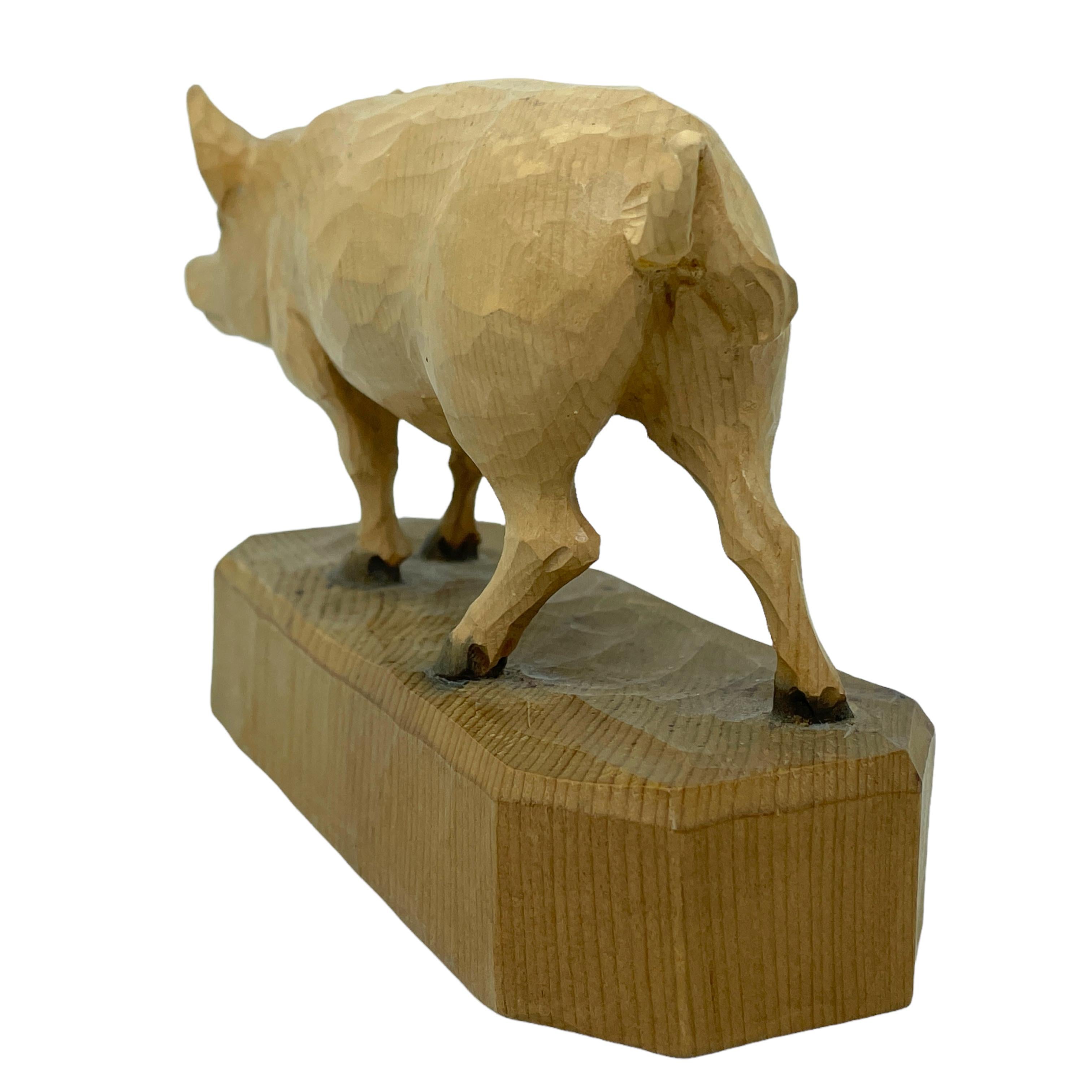 Wood Carved Pig Figurine Statue, Austrian Folk Art, 1940s In Good Condition In Nuernberg, DE