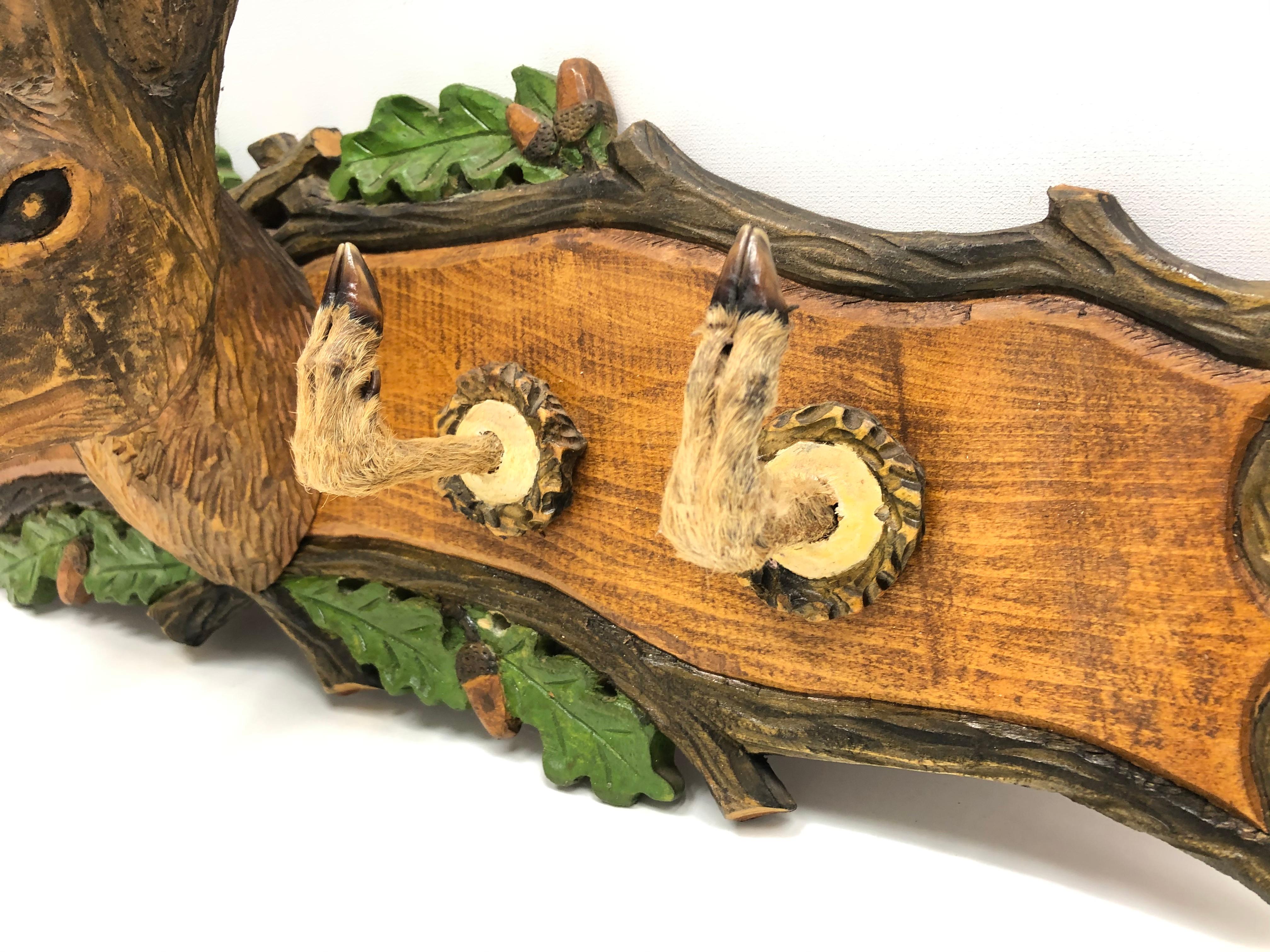 Perchero de madera tallada Arte Popular Ciervo Siglo XX Selva Negra Alemana, Años 30 Arte popular en venta
