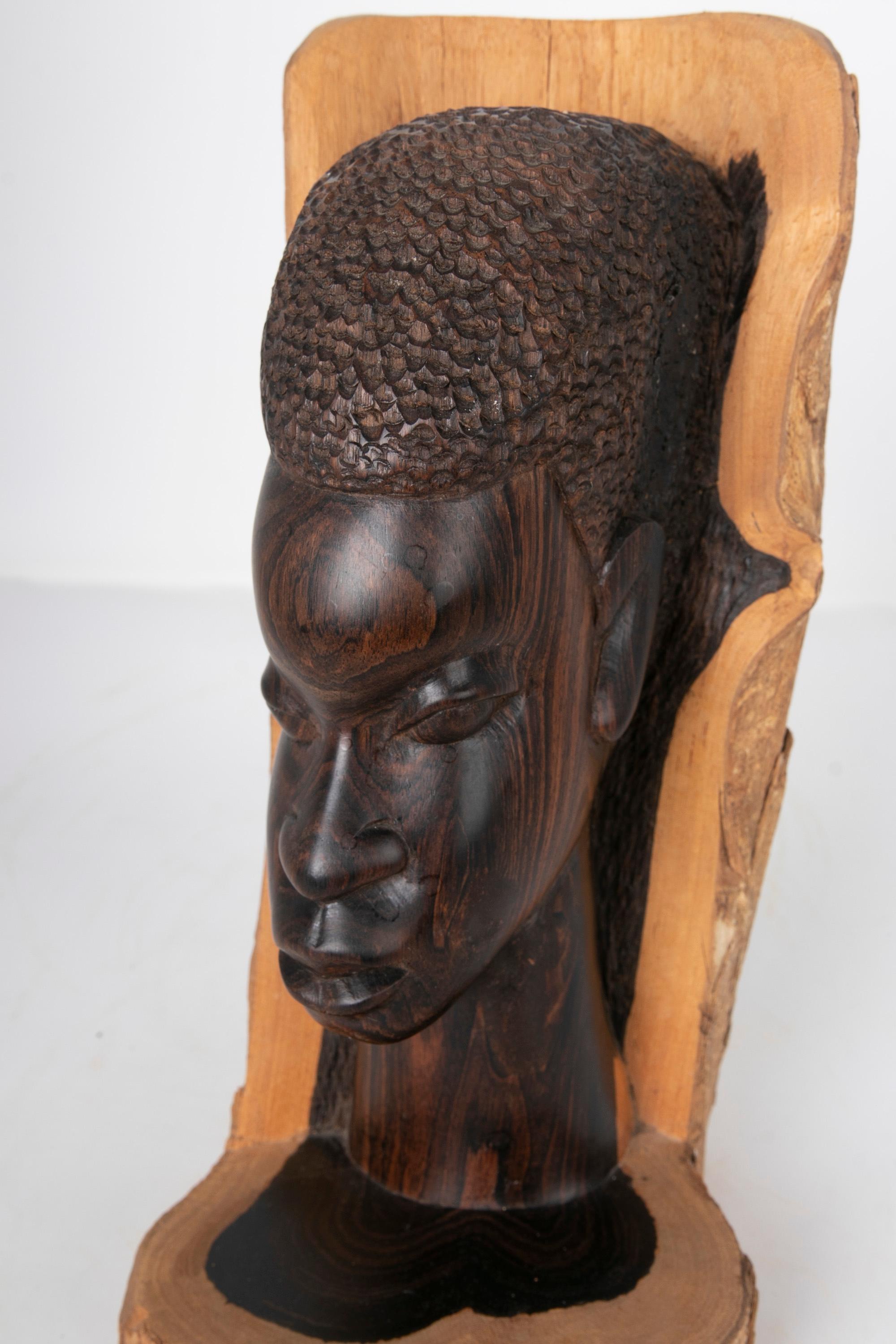 Wood-Carved Sculpture of a Tanzanian Woman Signed and Dated 1922 For Sale 12