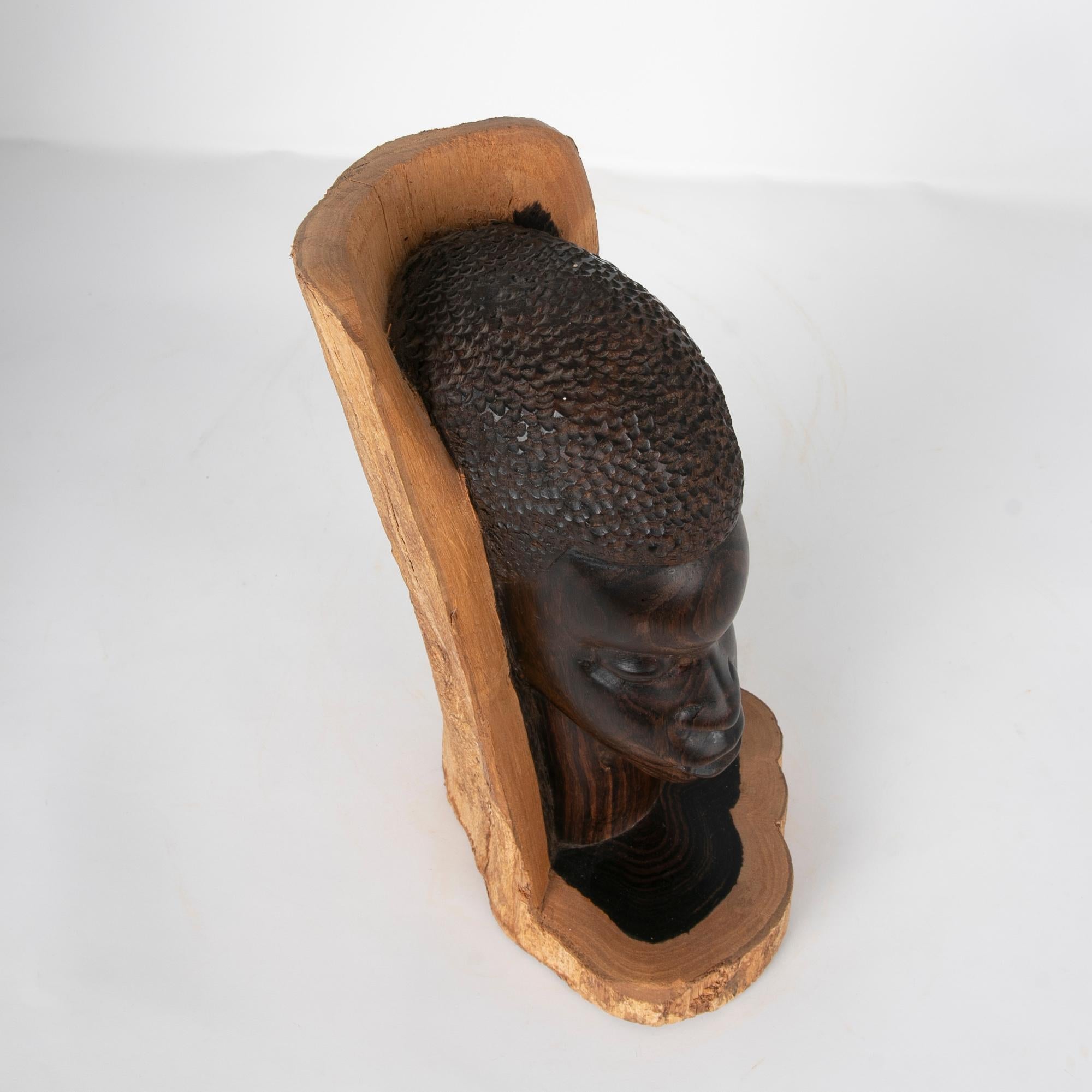 Wood-Carved Sculpture of a Tanzanian Woman Signed and Dated 1922 For Sale 5