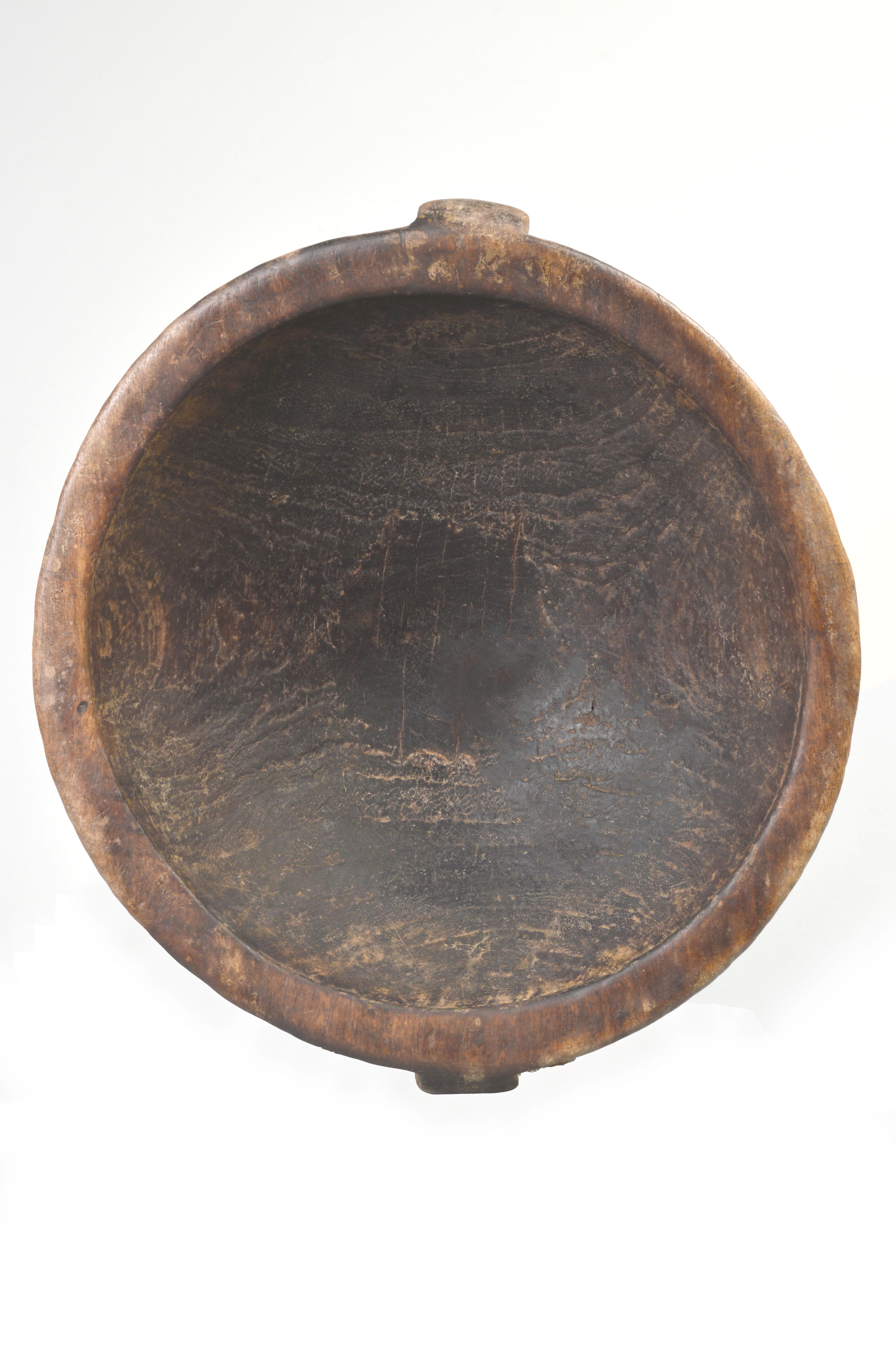 Carved wooden Somali food bowl. Somalis are the predominant ethnic group in Somalia and Djibouti; they also predominate in parts of northeastern Kenya and eastern Ethiopia. Artisans in Somali communities traditionally supplied a great variety of