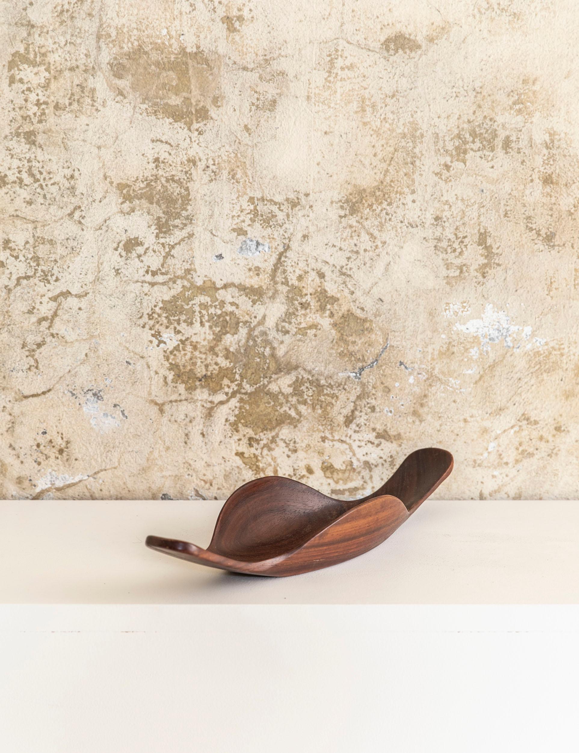 Charming Italian teak wood centerpiece by Anri Form, original copper mark.