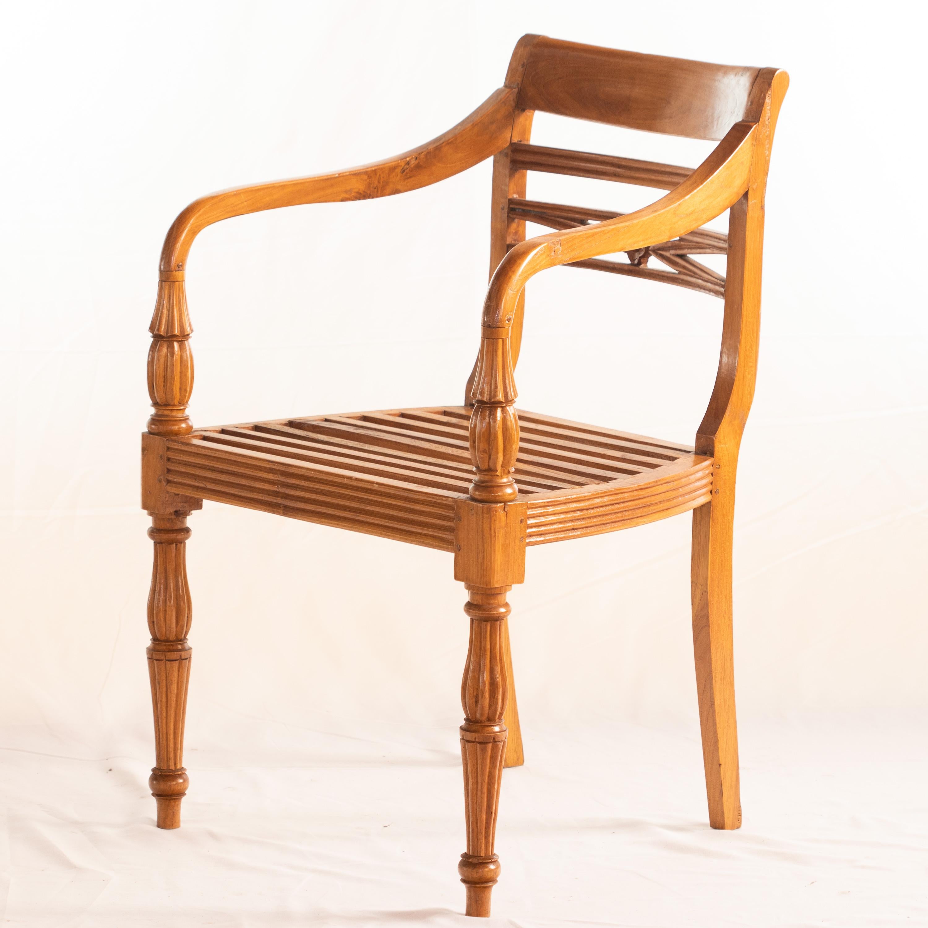 Wood Chair Light Brown Minimalist Carved Vintage Italian Wood Chair Furniture In Excellent Condition In Milano, IT