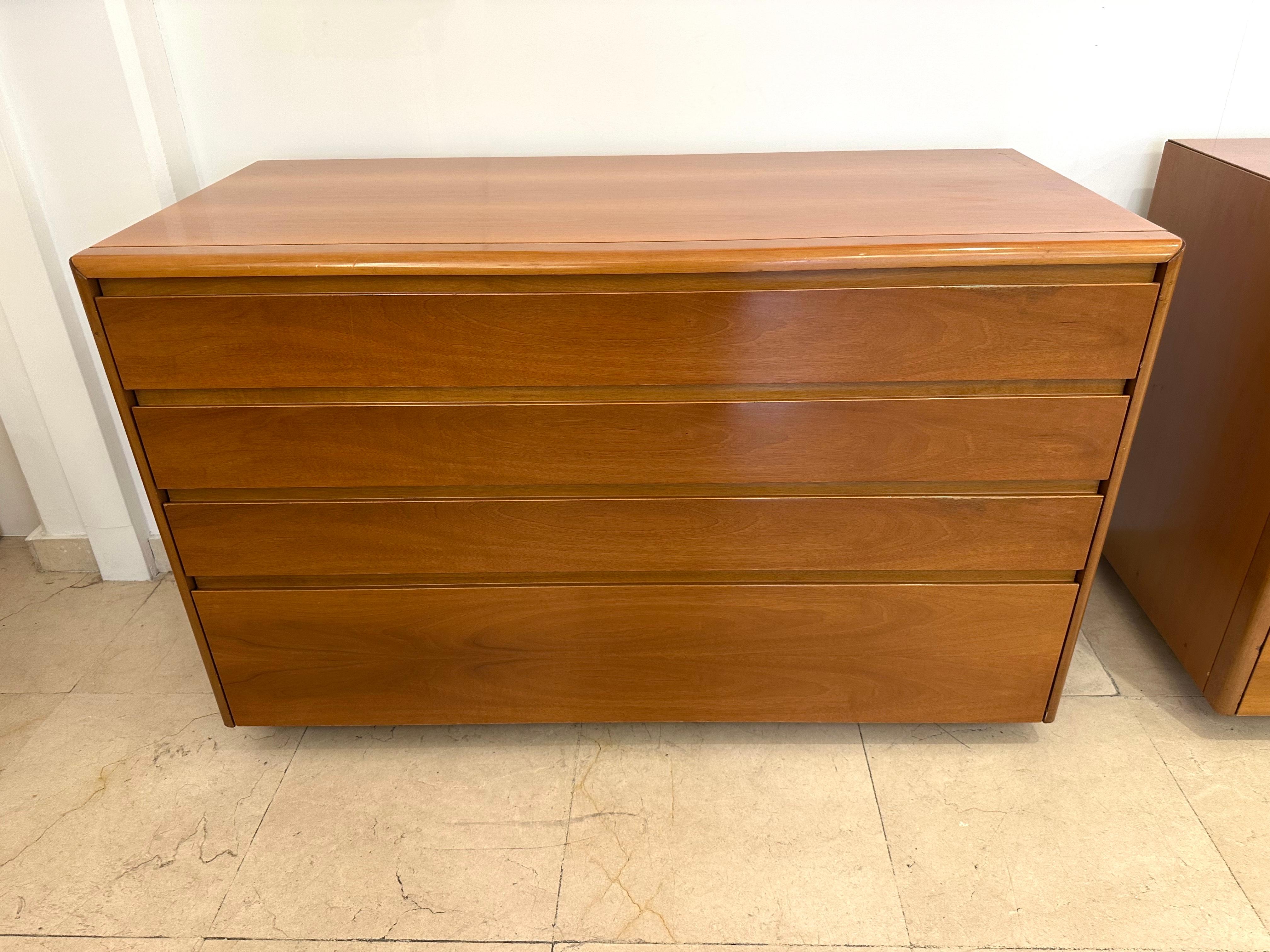 italien Wood Chest of Drawers by Luigi Saccardo for Gasparello. Italy, 1970s en vente