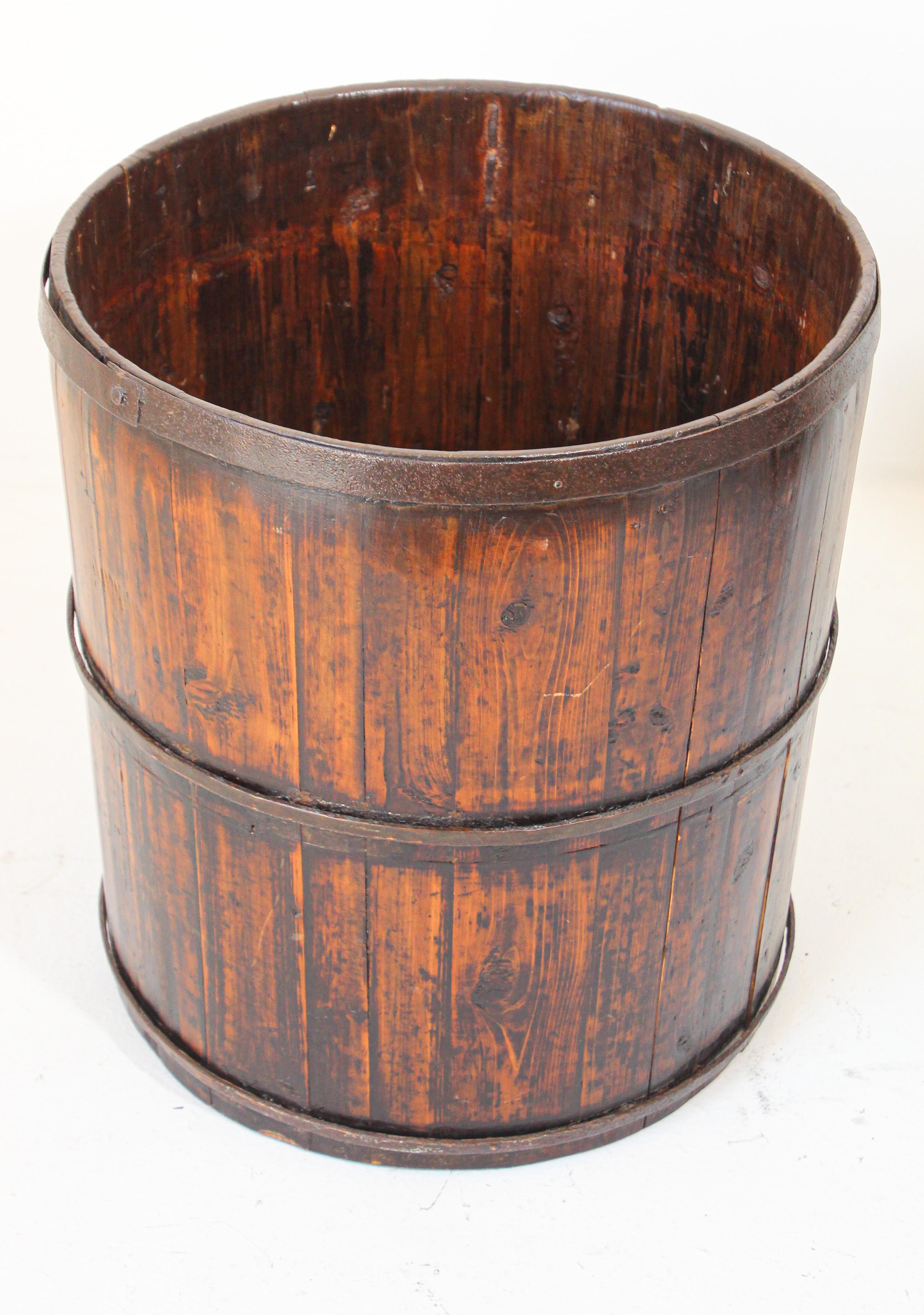 Asian Chinese Export Wood Bucket with Wrought Iron Bands 5