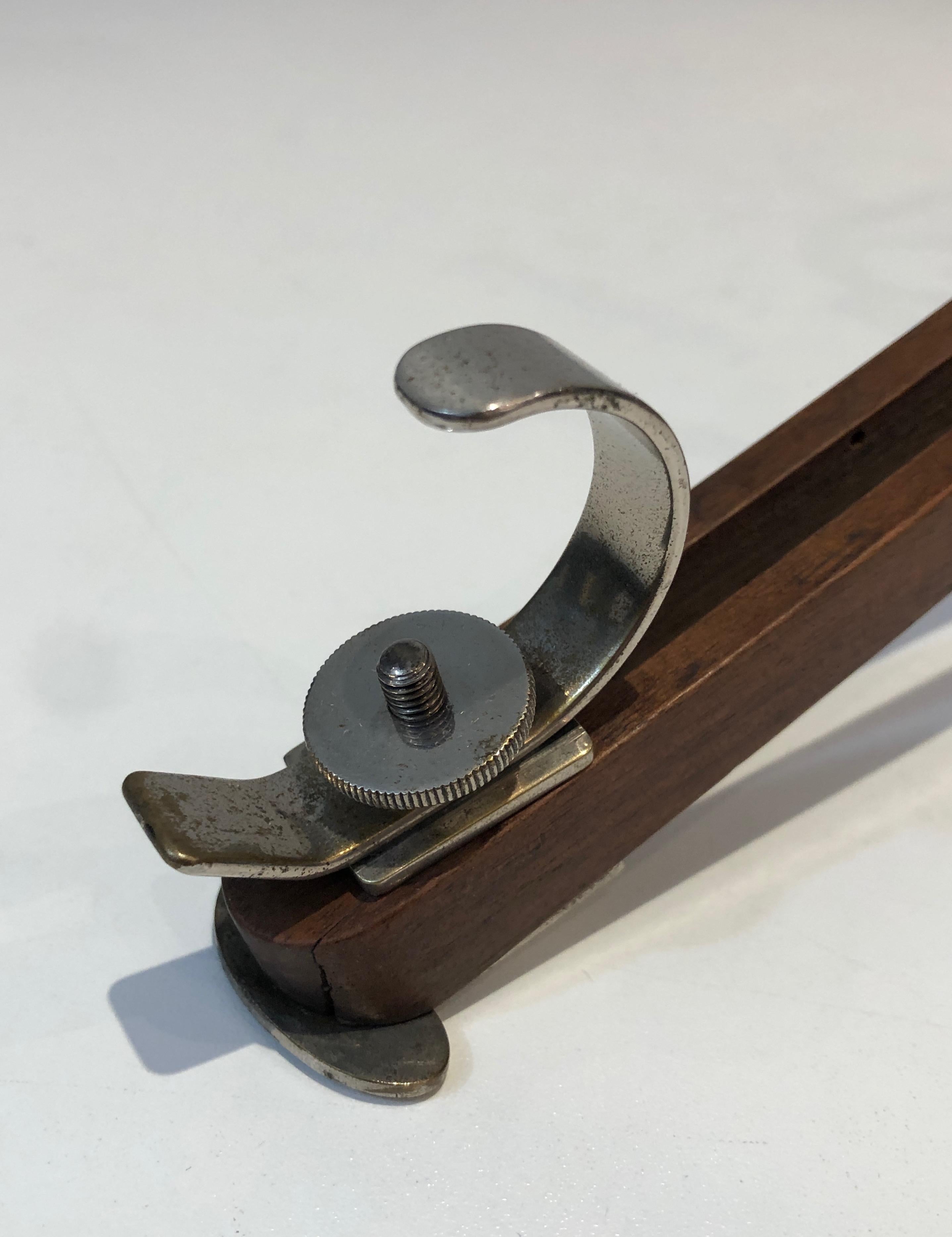 Kanonenflaschenhalter aus Holz, Chrom und Messing, Französisch, markiert H Hauger Paris, ca. im Angebot 7