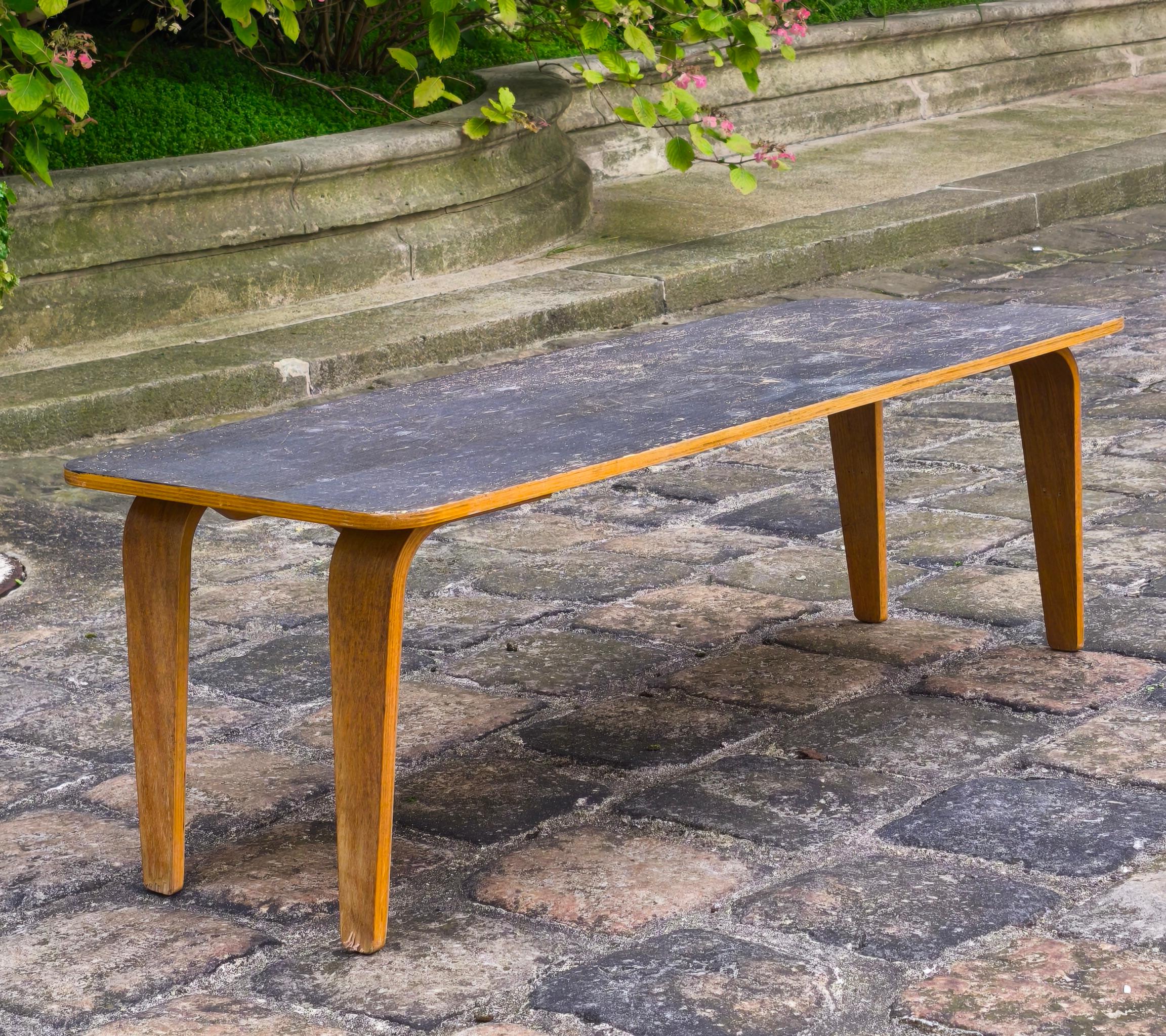 American Wood coffee table, 50s, attributed to Eames Evans Herman Miller For Sale
