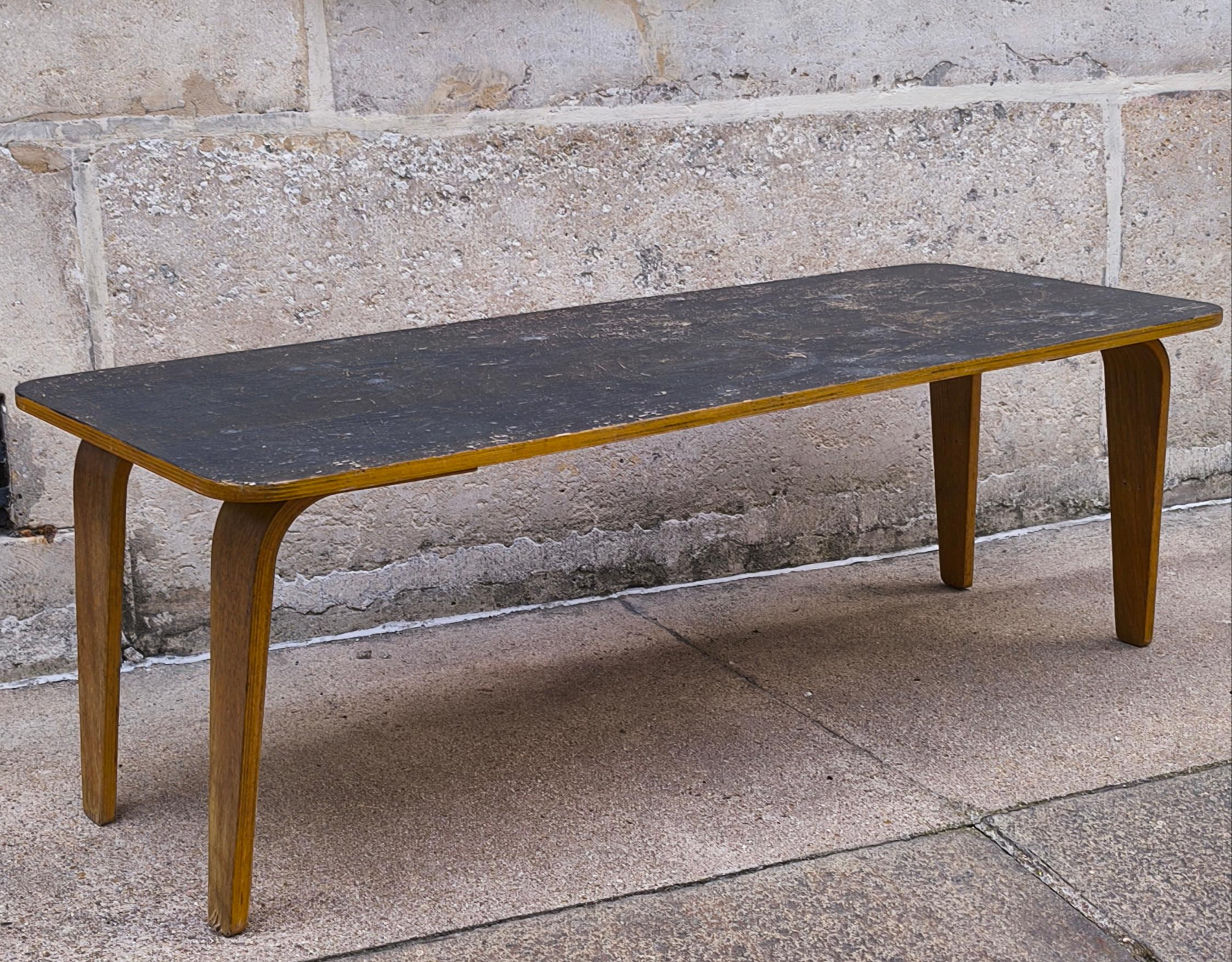 Mid-20th Century Wood coffee table, 50s, attributed to Eames Evans Herman Miller For Sale