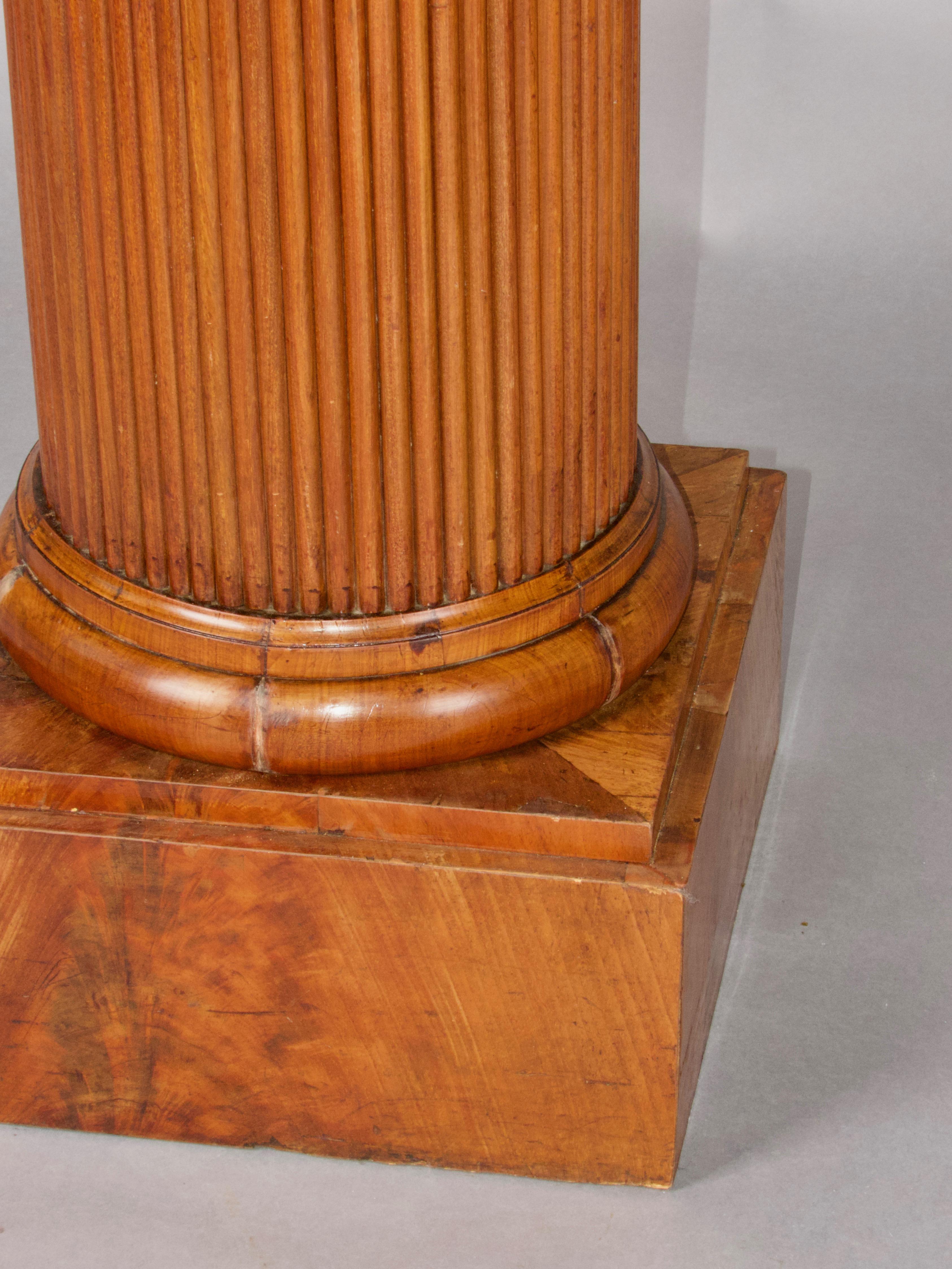 Bois Colonne en Wood en vente