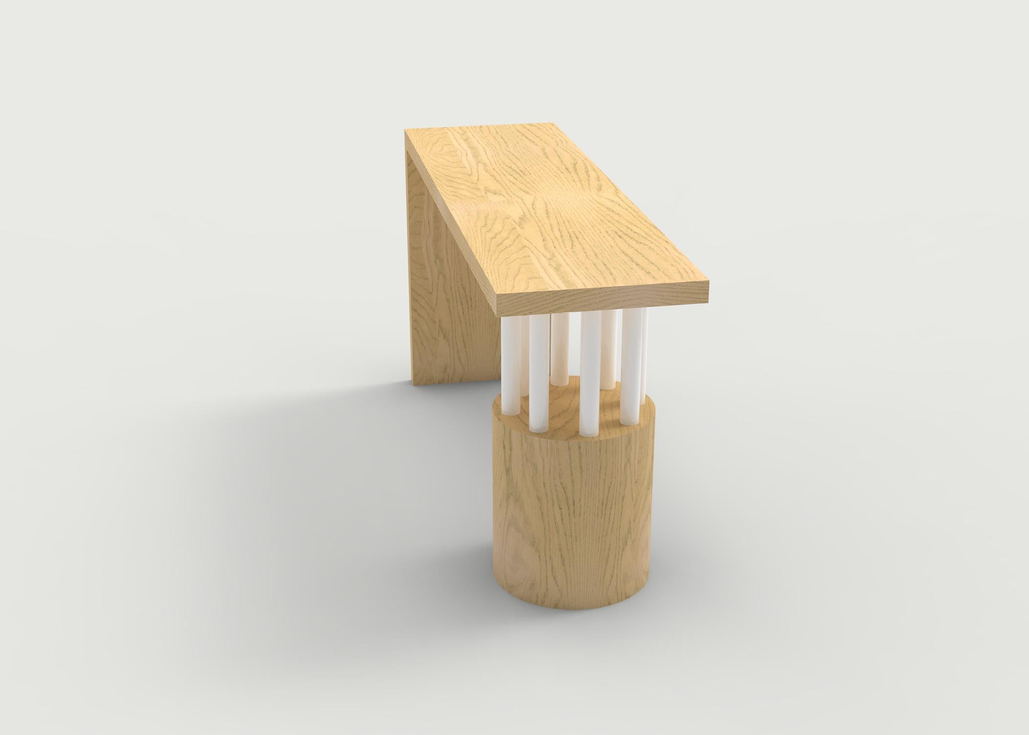 Classique américain Table console en bois avec plateau massif et base ronde avec poteaux en vente