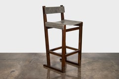 Thekenhocker aus Holz mit Sitz aus grauem Leder und Bronze by Costantini, Piero