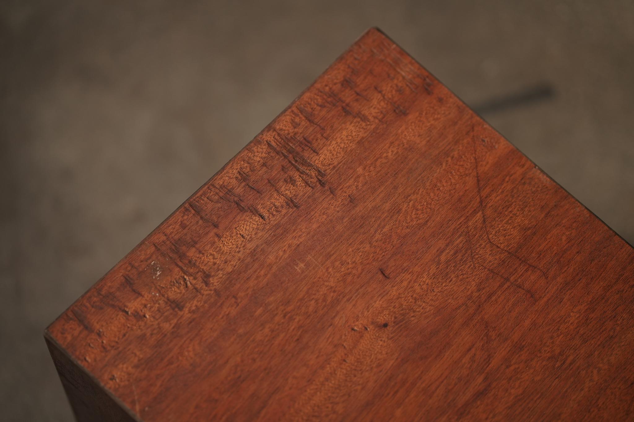 Wood Cube Side Table In Good Condition For Sale In Los Angeles, CA