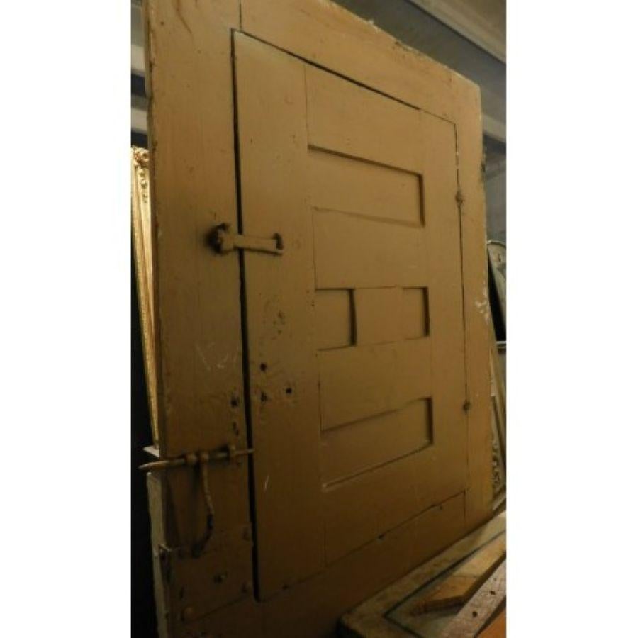 XVIIIe siècle Porte en bois avec fenêtre supérieure ouvrante, laquée jaune, Espagne en vente