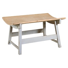 Holz-Tropftisch mit konkaver Platte