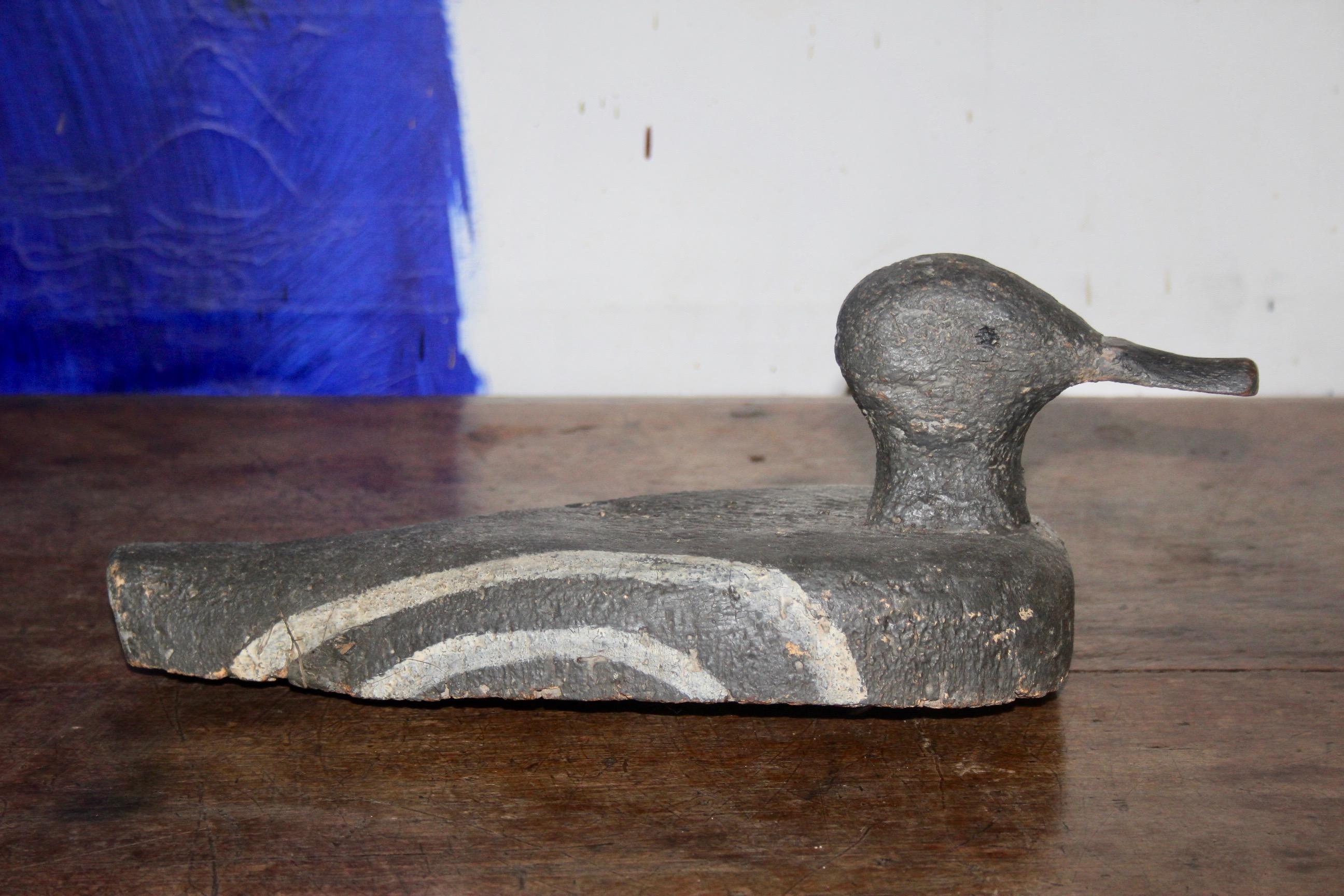 Européen Sculpture de canard en bois