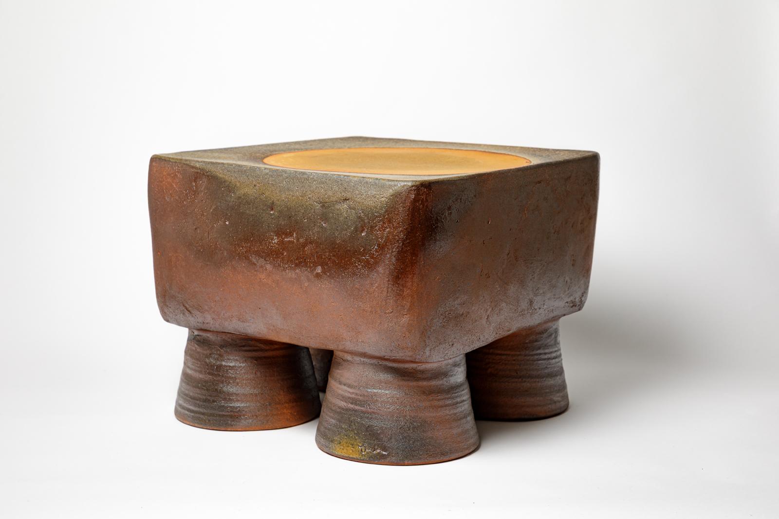 Beaux-Arts Tavolino o sgabello in ceramica Wood  di Mia Jensen, 2025. in vendita