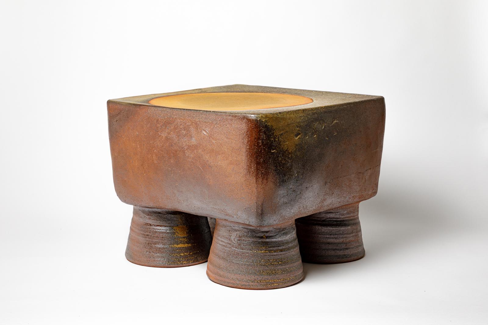 Francese Tavolino o sgabello in ceramica Wood  di Mia Jensen, 2025. in vendita