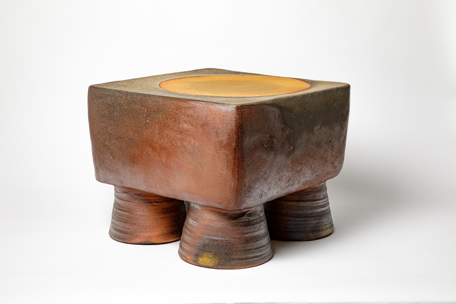 Ceramica Tavolino o sgabello in ceramica Wood  di Mia Jensen, 2025. in vendita